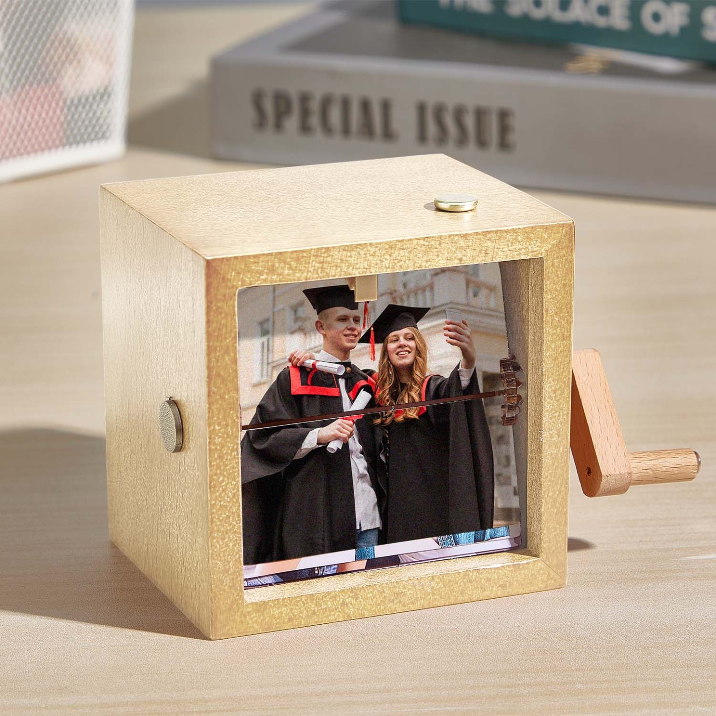 Custom Photo Flipbook Frame Animation Machine Mechanical Hand-cranked Photo Album with Light Graduation Gifts for Her