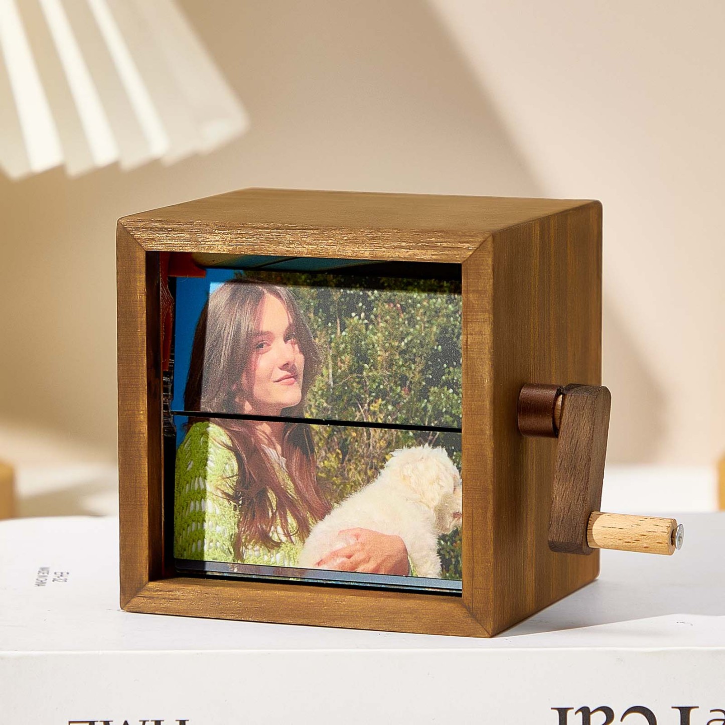Custom Photo Flipbook Frame Animation Machine Mechanical Hand-cranked Photo Album with Light Black Walnut Baby Photo Cube Frame Creative Gift