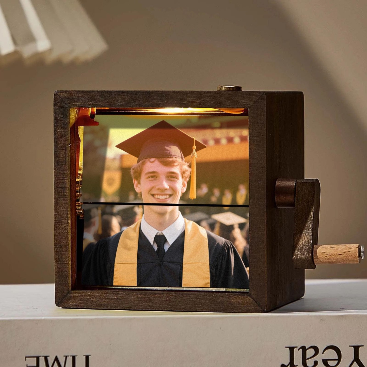 Custom Photo Flipbook Frame Animation Machine Mechanical Hand-cranked Photo Album with Light Graduation Gifts 