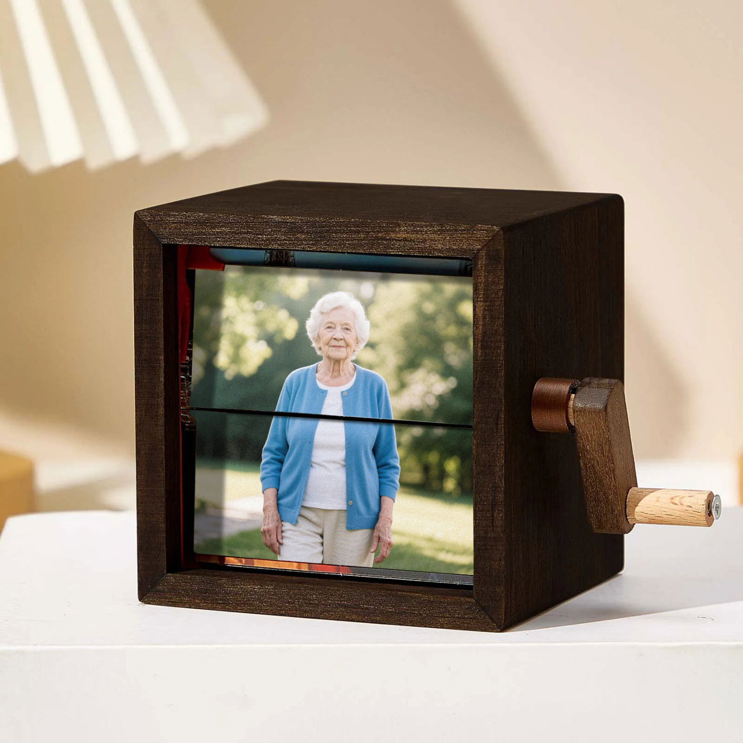 Custom Photo Flipbook Frame Animation Machine Mechanical Hand-cranked Photo Album with Light Unique Valentine's Day Gifts