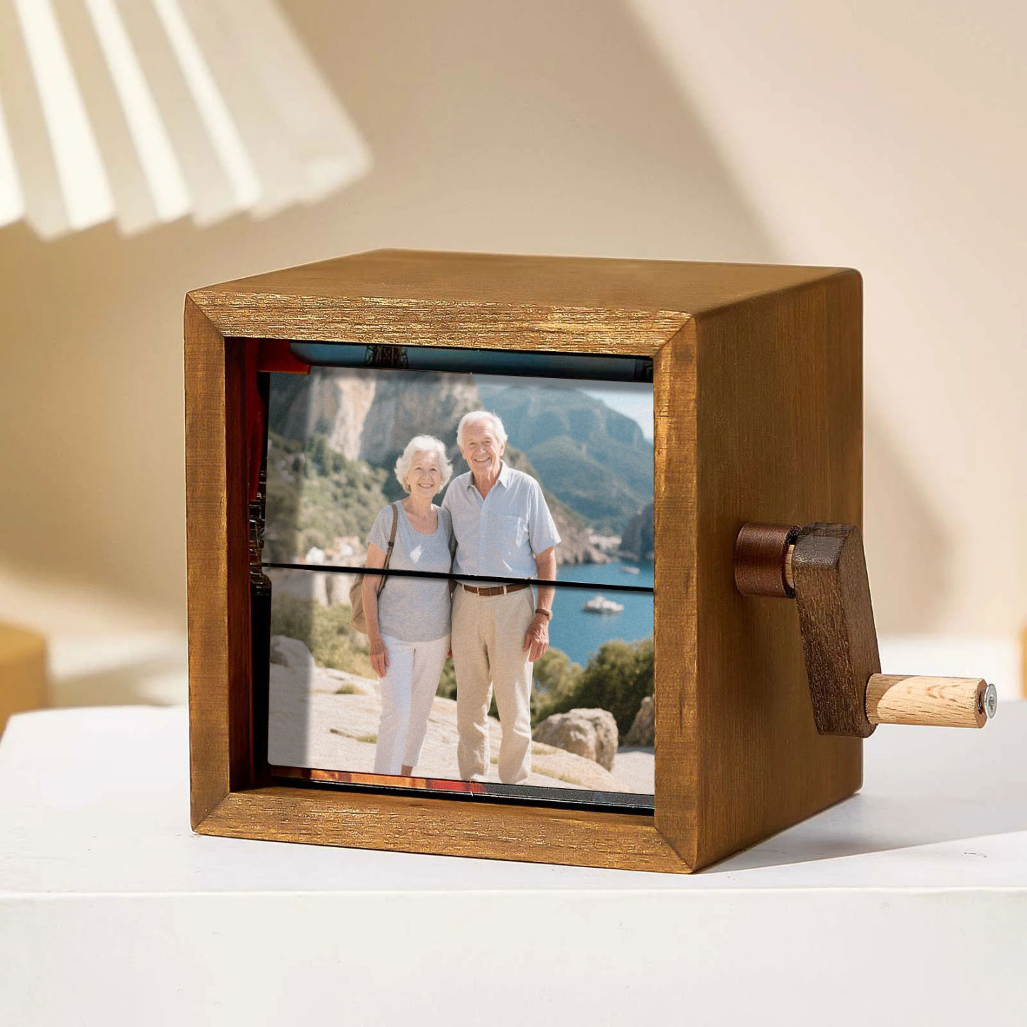 Custom Hand-crank Animation Machine Photo Flipbook Box Interesting Gifts Retirement Gift