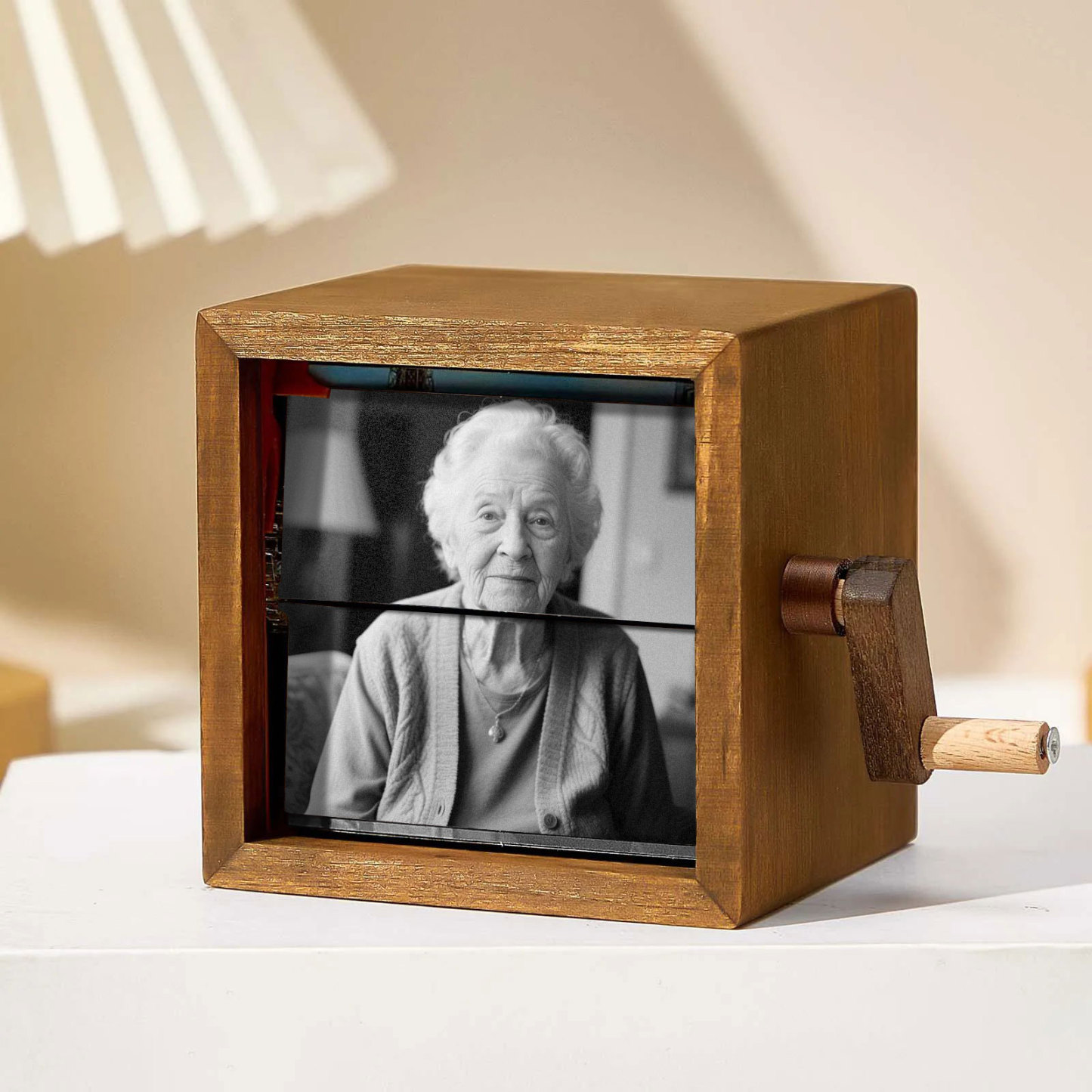 Custom Photo Flipbook Frame Animation Machine Mechanical Hand-cranked Photo Album with Light Unique Valentine's Day Gifts