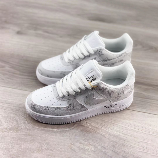 【日本未入荷】♪超入手困難LOUIS VUITTON X NIKE AIR FORCE1 白【代金引換】