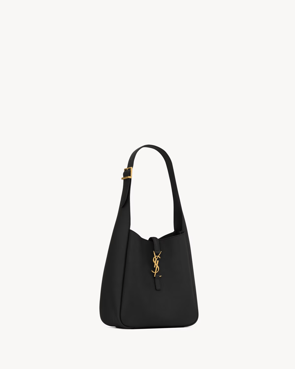 【Saint Laurent】人気雑誌付録🔥夏の最新アイテム！le 5 à 7 ソフトスモール！セレブの必需品！♪海外セレブの間で大人気です^ ^