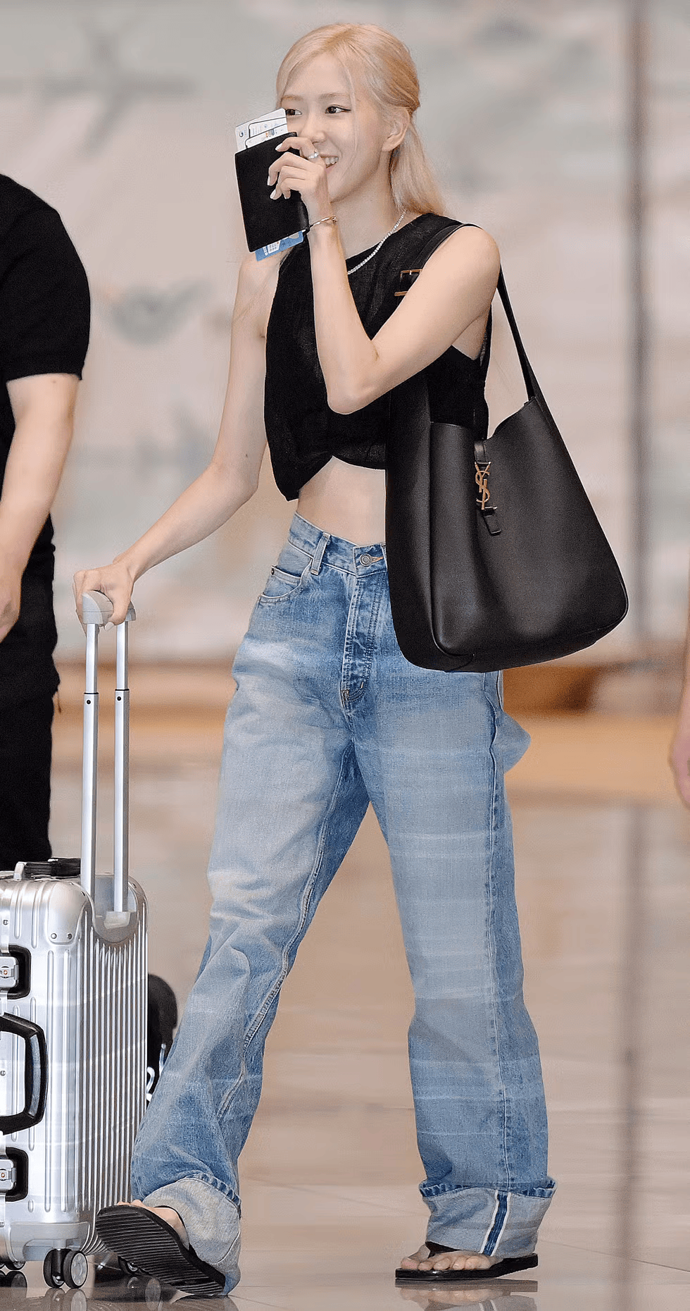 【Saint Laurent】人気雑誌付録🔥夏の最新アイテム！le 5 à 7 ソフトスモール！セレブの必需品！♪海外セレブの間で大人気です^ ^