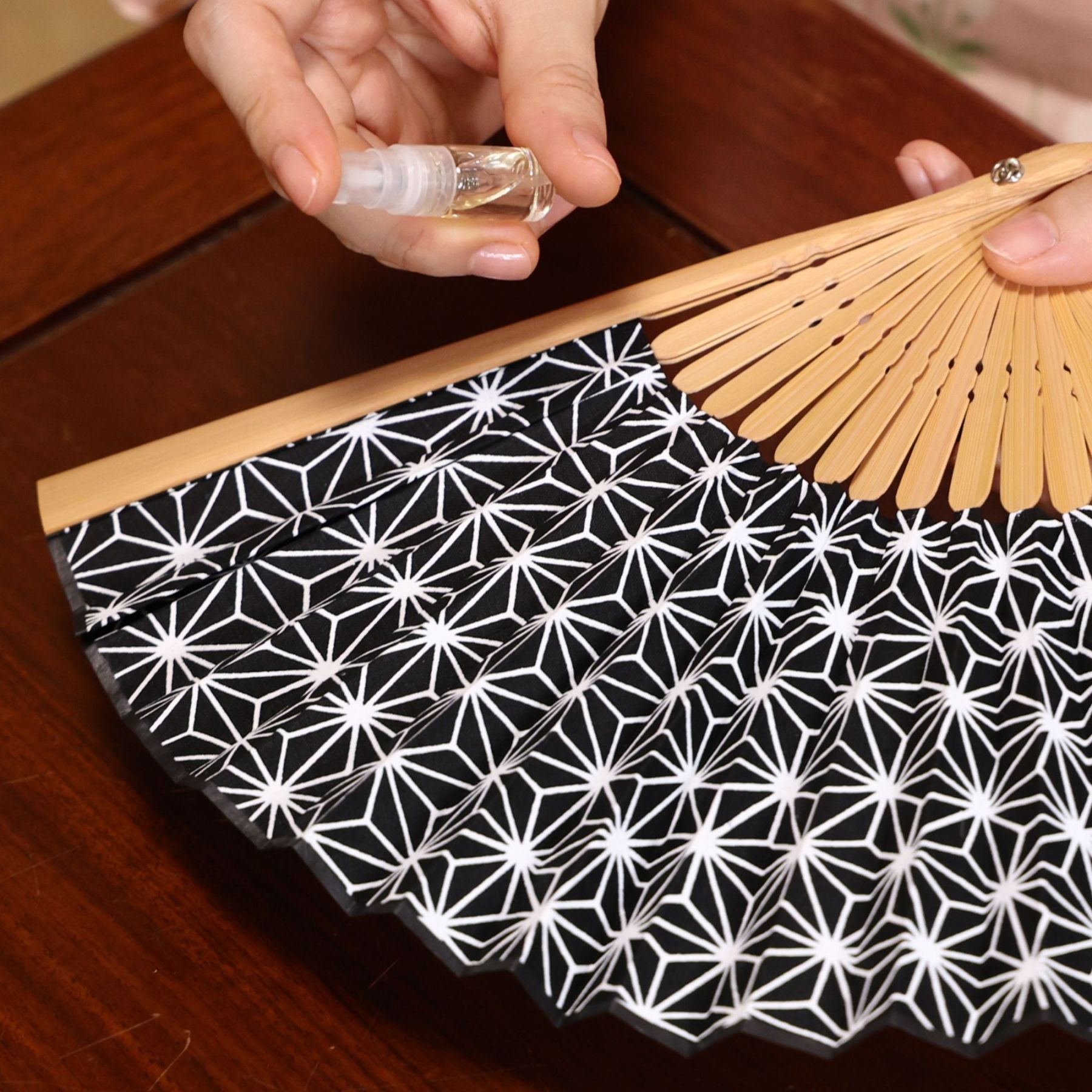 香り付麻製京扇子 - ゆず（柚子）/ひのき（檜）