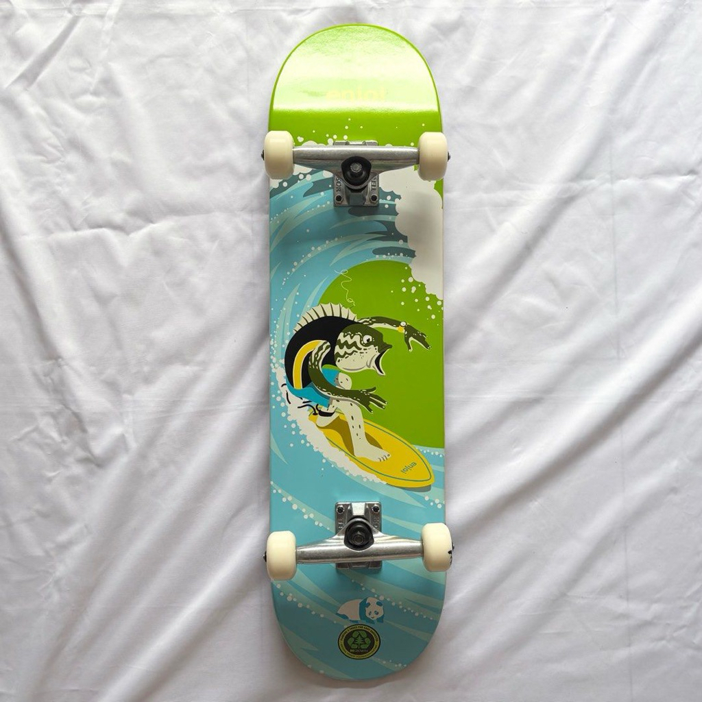 Enjoi “Croc” 8.25” x 31.6” Skateboard Complete-Halfpiped