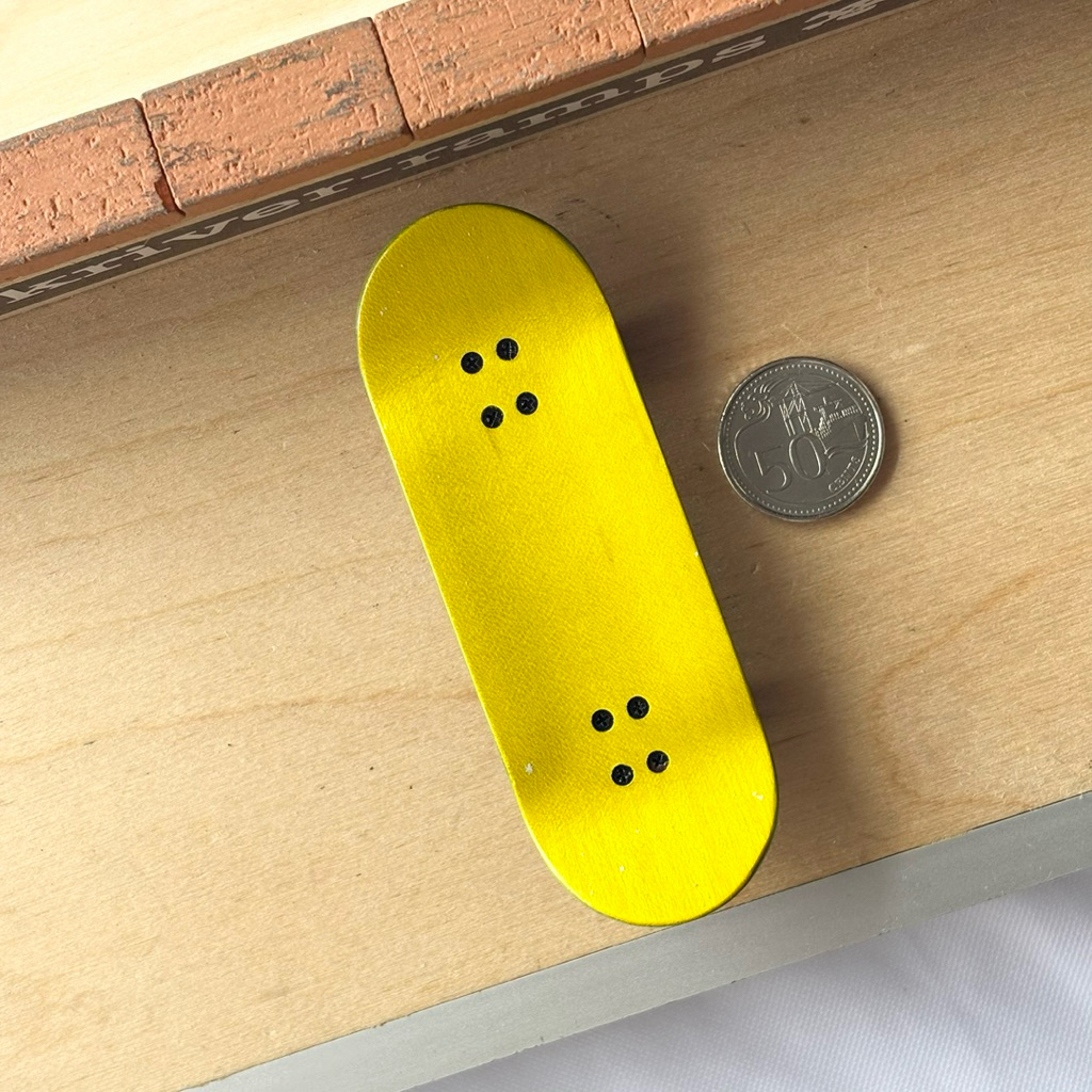 Black Market “Droplet” 34mm Fingerboard Complete