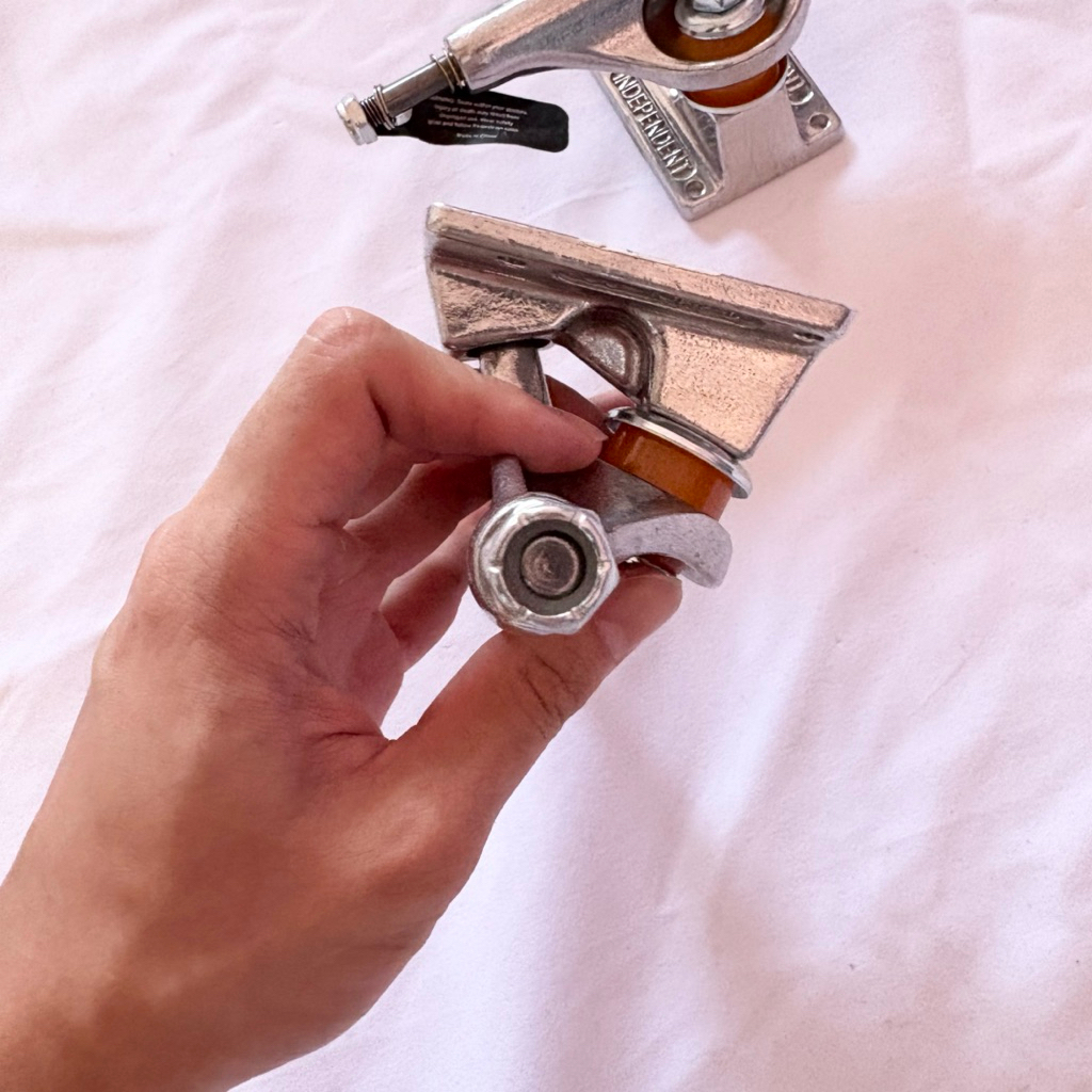 Independent Standard 139 Skateboard Trucks