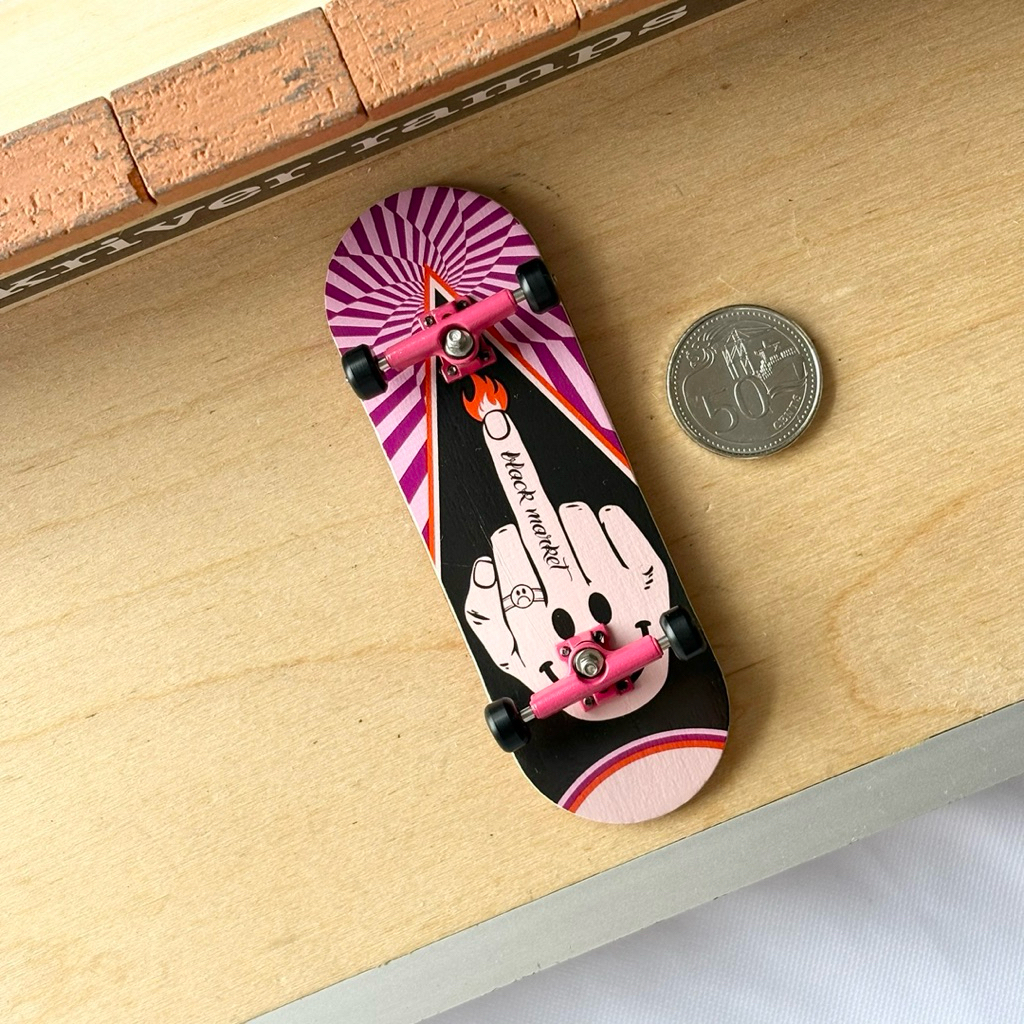 Black Market “Finger” 32mm Fingerboard Complete