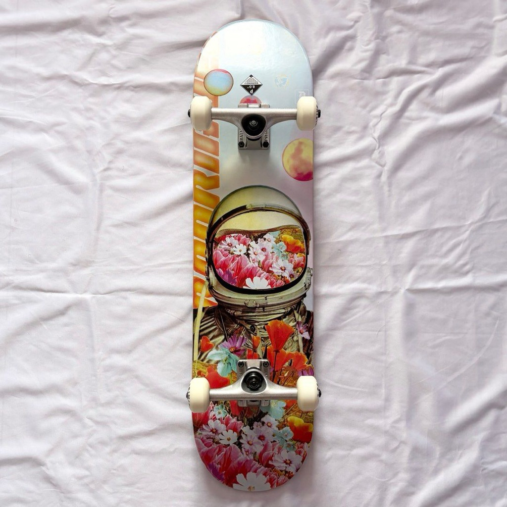 Primitive “Astronaut” 8.0” Skateboard Complete-Halfpiped 