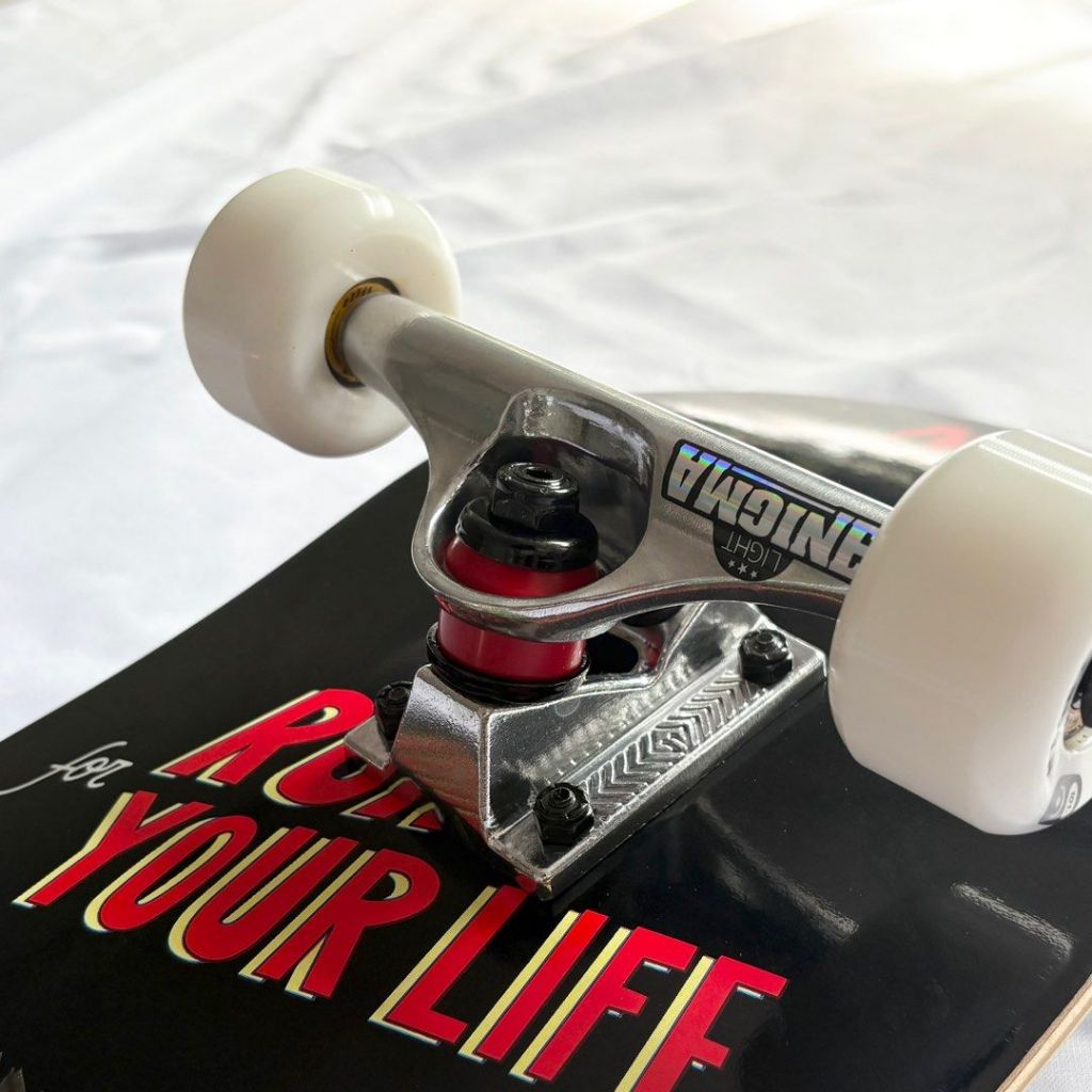 Nomad “Run” 7.875” x 31.5” Custom Skateboard Complete-Halfpiped