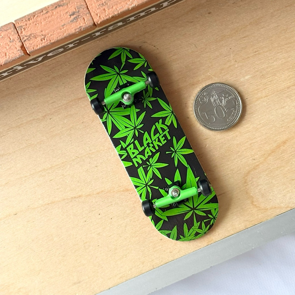 Black Market “Plant” 32mm Fingerboard Complete