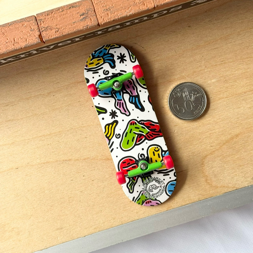 Black Market “Wings” 32mm Fingerboard Complete