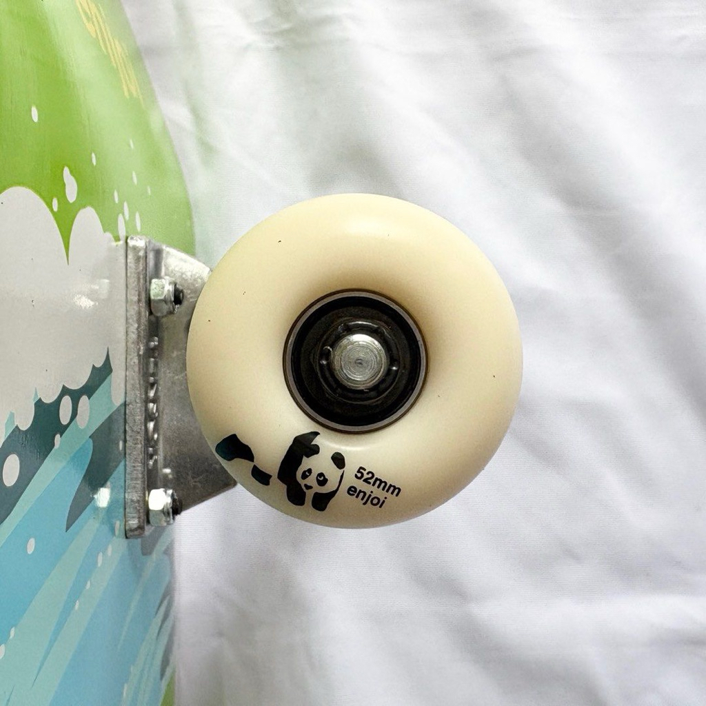 Enjoi “Croc” 8.25” x 31.6” Skateboard Complete-Halfpiped