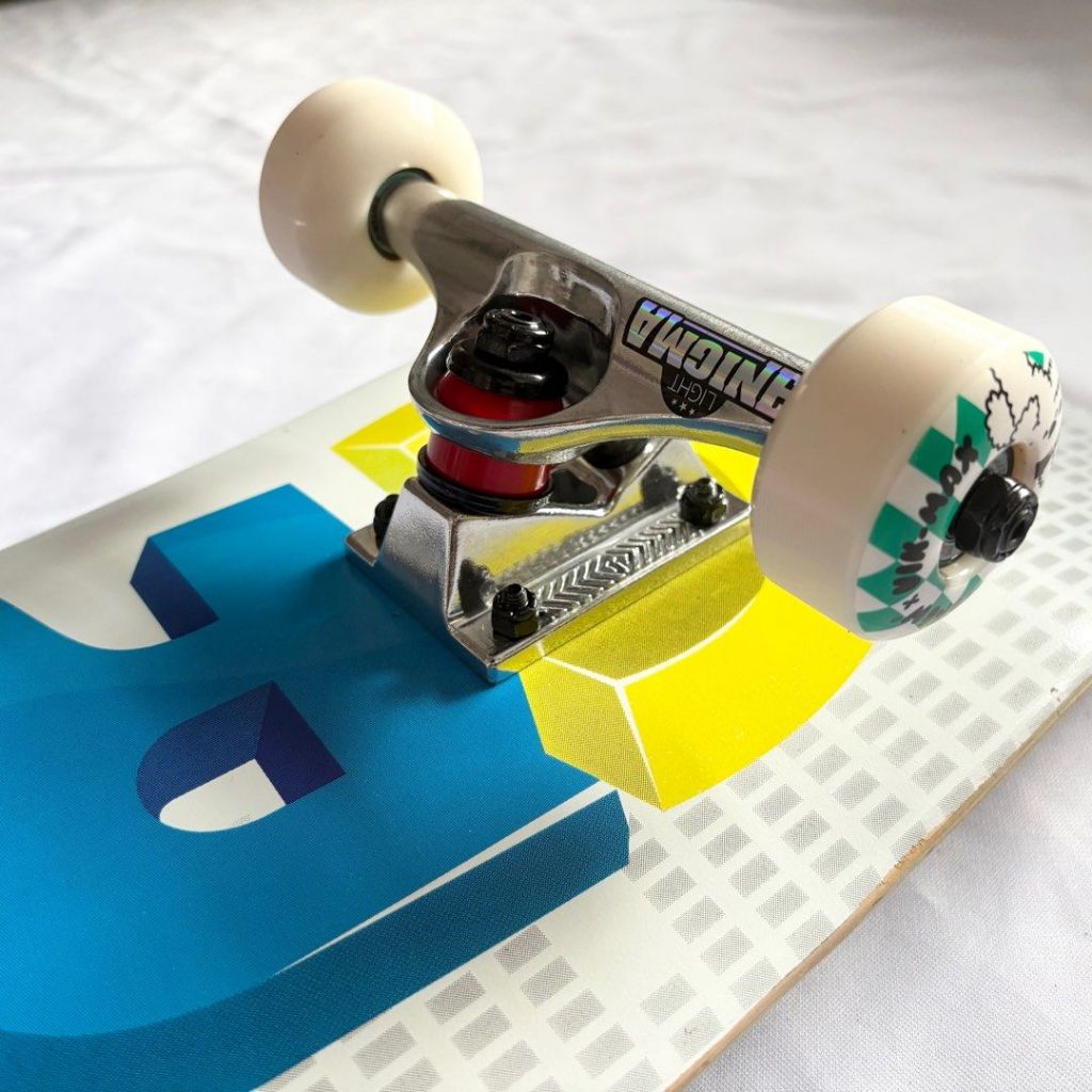 Sk8Crime “Color” 7.875” x 31.5” Custom Skateboard Complete-Halfpiped