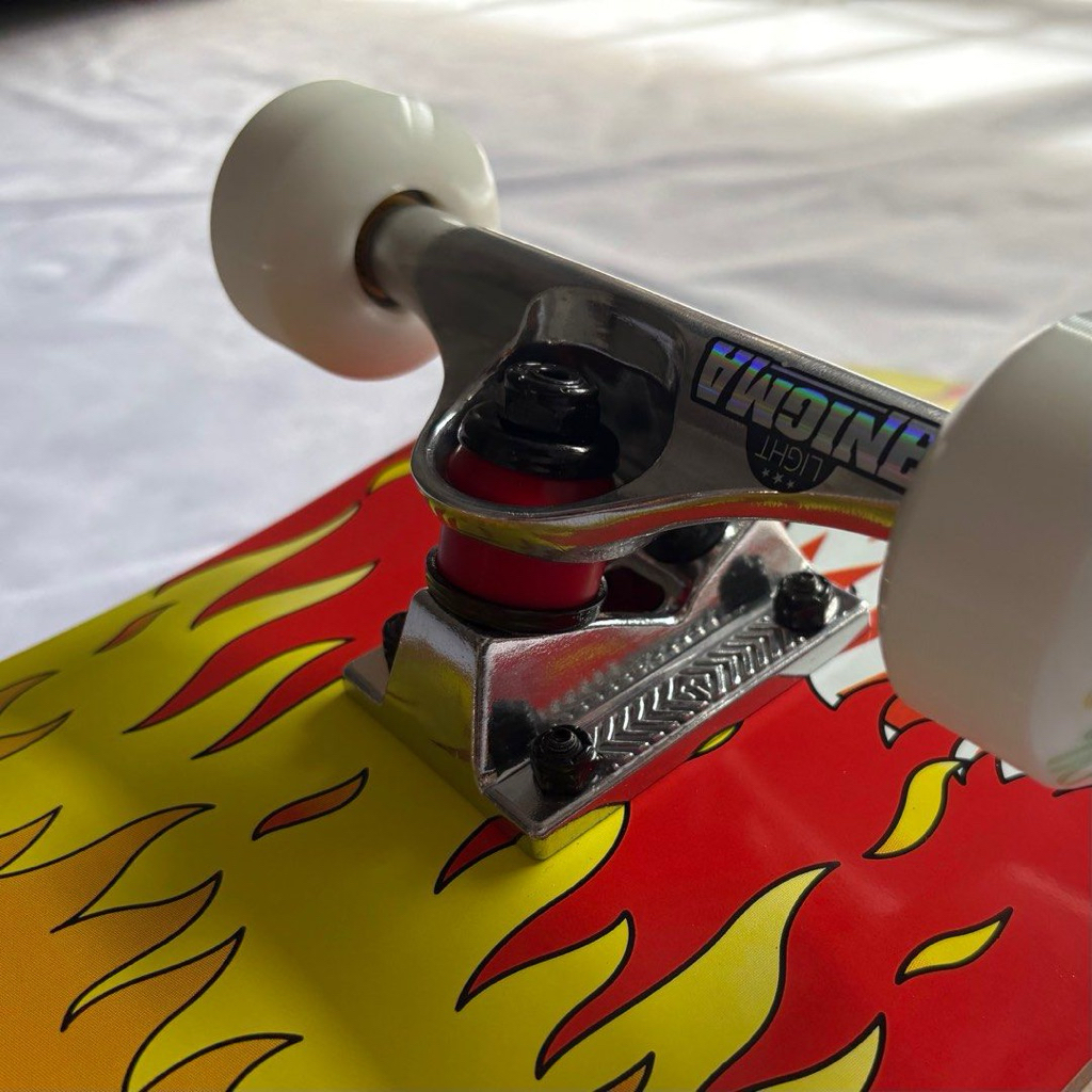 Nomad “Visaster” 7.75” Custom Skateboard Complete-Halfpiped