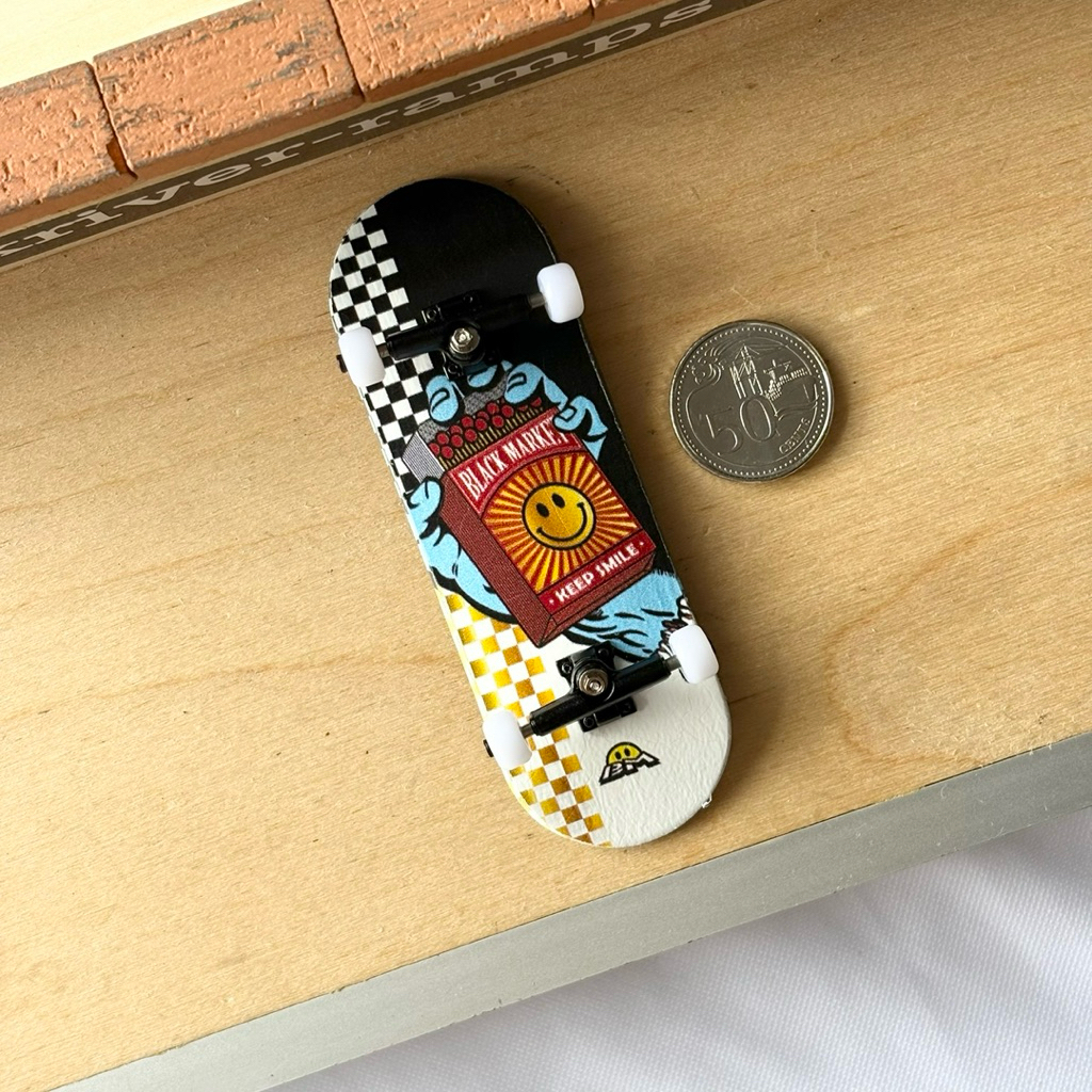 Black Market “Screaming Hand” 32mm Fingerboard Complete
