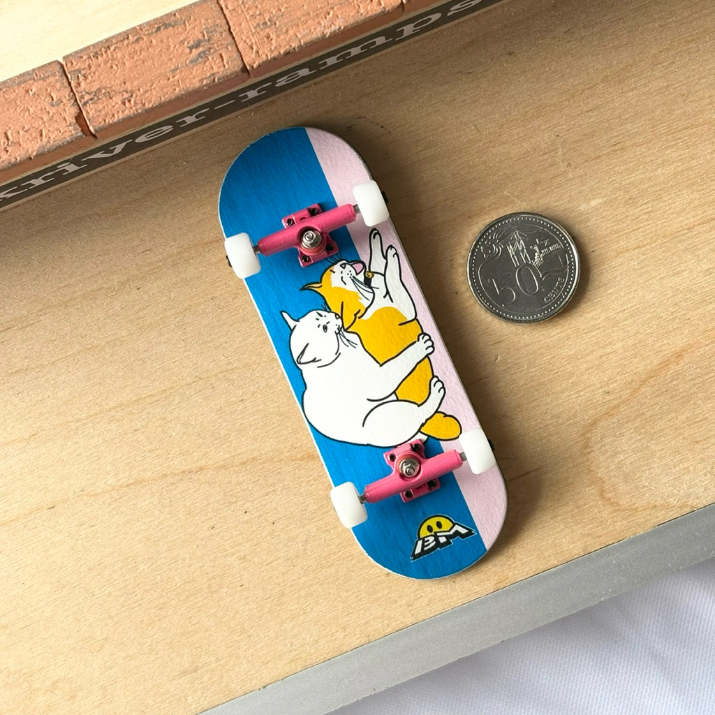 Black Market “Cats” 32mm Fingerboard Complete