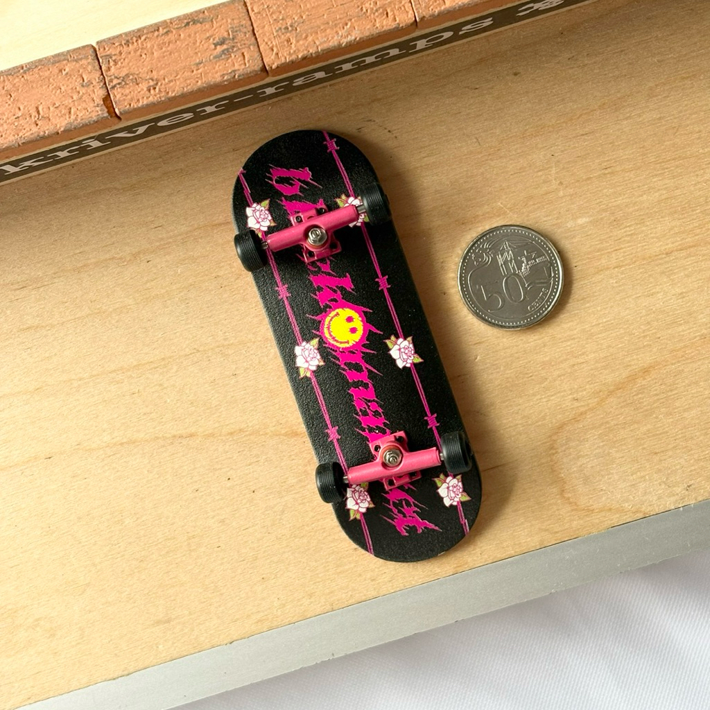 Black Market “Chains” 32mm Fingerboard Complete