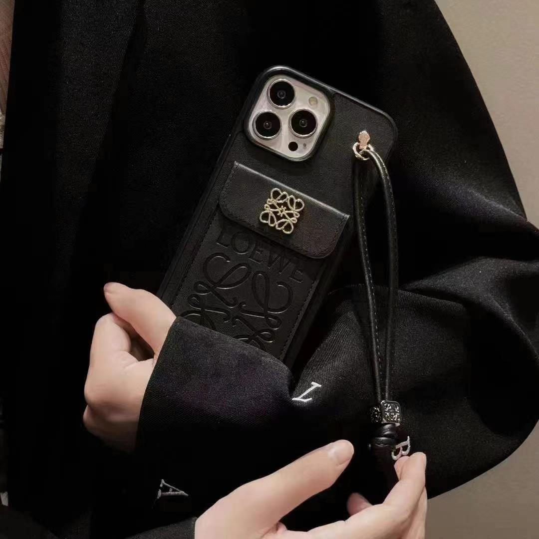 LOEWE 手機卡包(帶手鏈)-美觀與使用結合! 專櫃皮質製作,不與地攤貨比較!