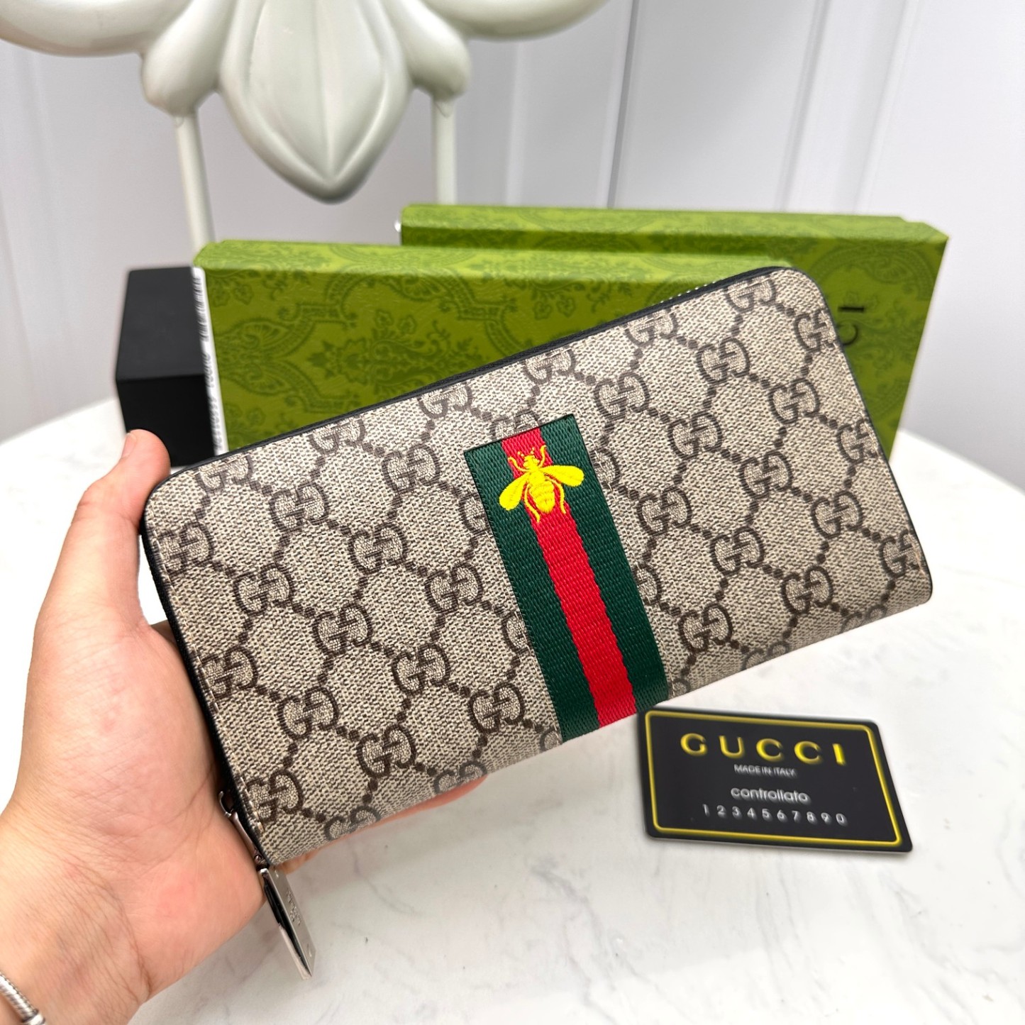 グッチ「Gucci」シグネチャー レザー ウェブ ジップアラウンドウォレット