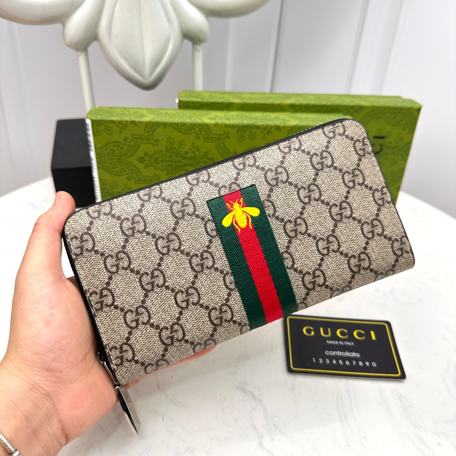 グッチ「Gucci」シグネチャー レザー ウェブ ジップアラウンドウォレット