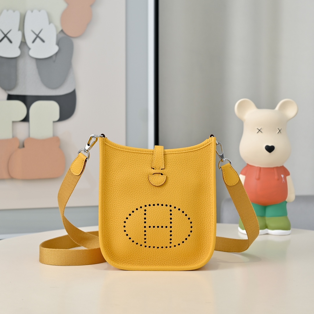 エルメス「Hermès」エヴェリン ミニ 17CM バッグ「EVELYNE MINI BAG」