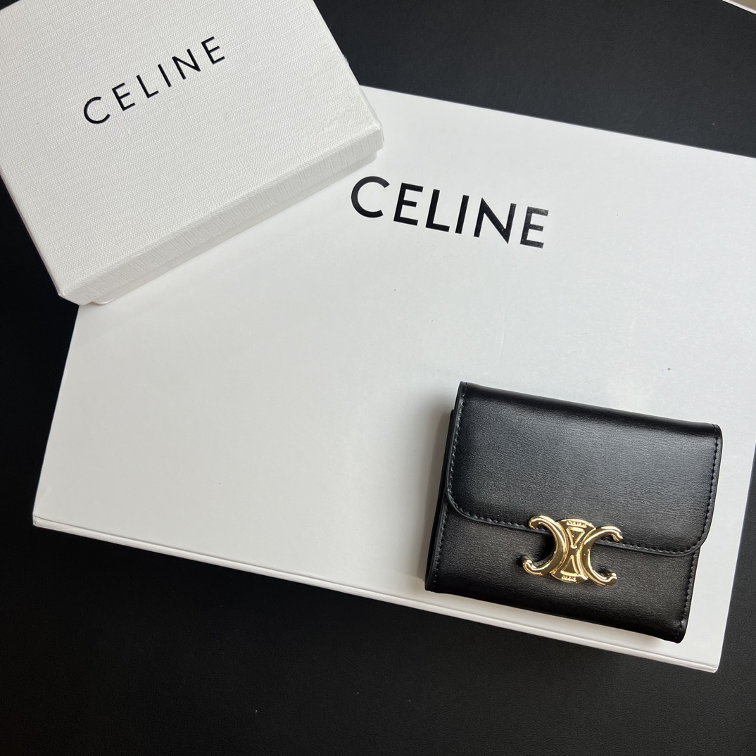 セリーヌ「Celine」スモール フラップウォレット トリオンフ / シャイニーカーフスキン
