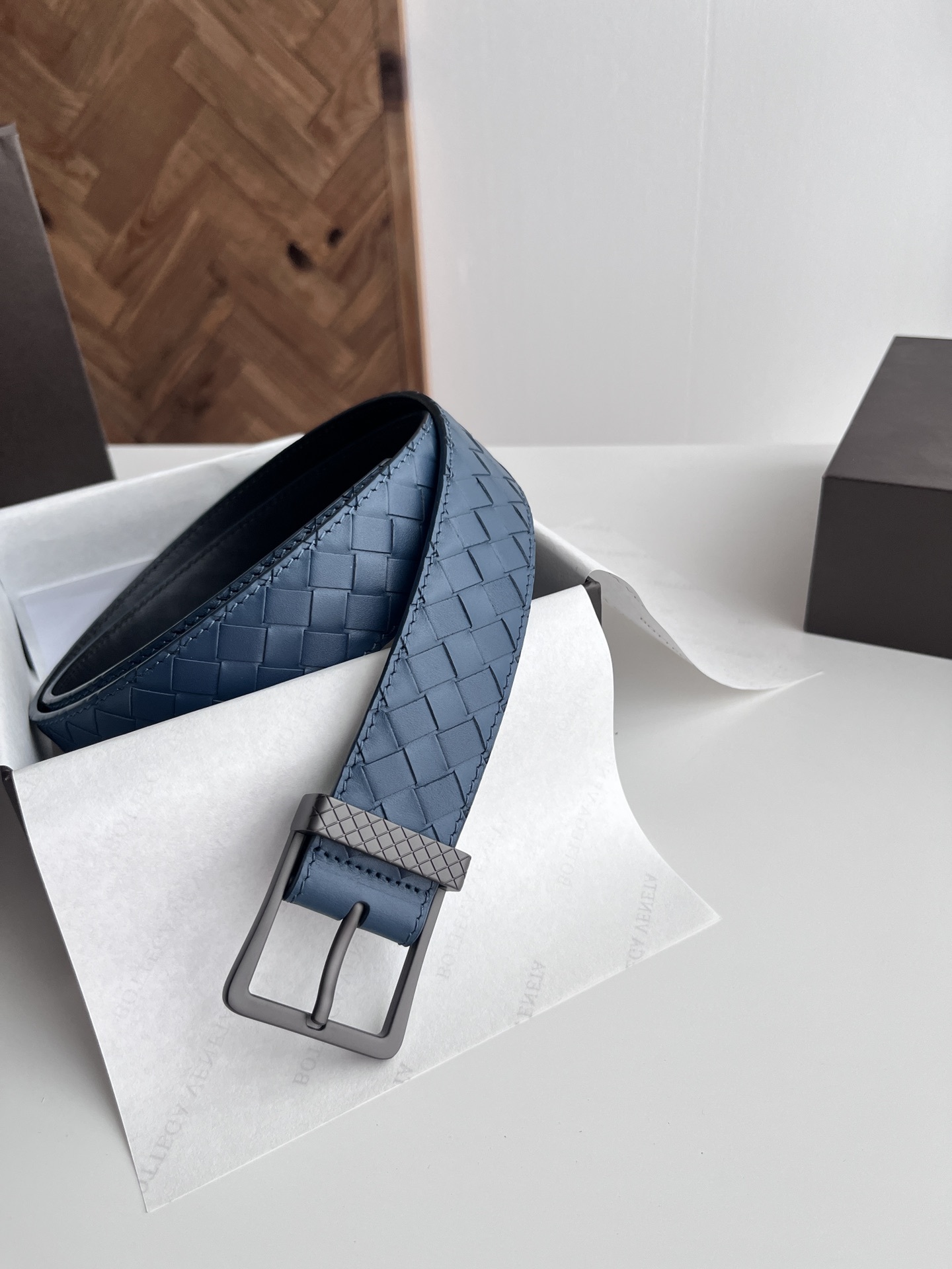 ボッテガ・ヴェネタ「Bottega Veneta」イントレチャート リバーシブル ベルト