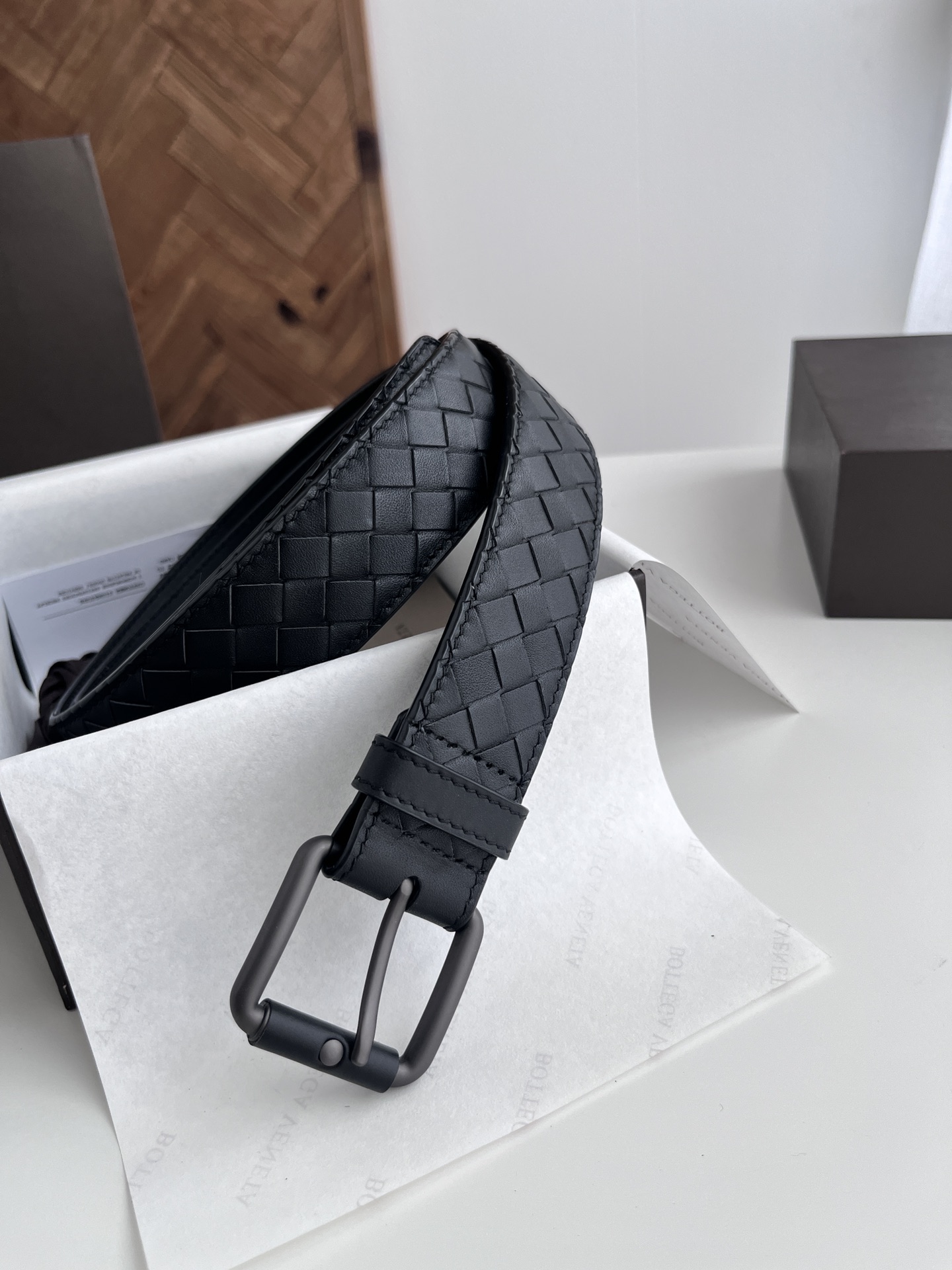 ボッテガ・ヴェネタ「Bottega Veneta」イントレチャート リバーシブル ベルト