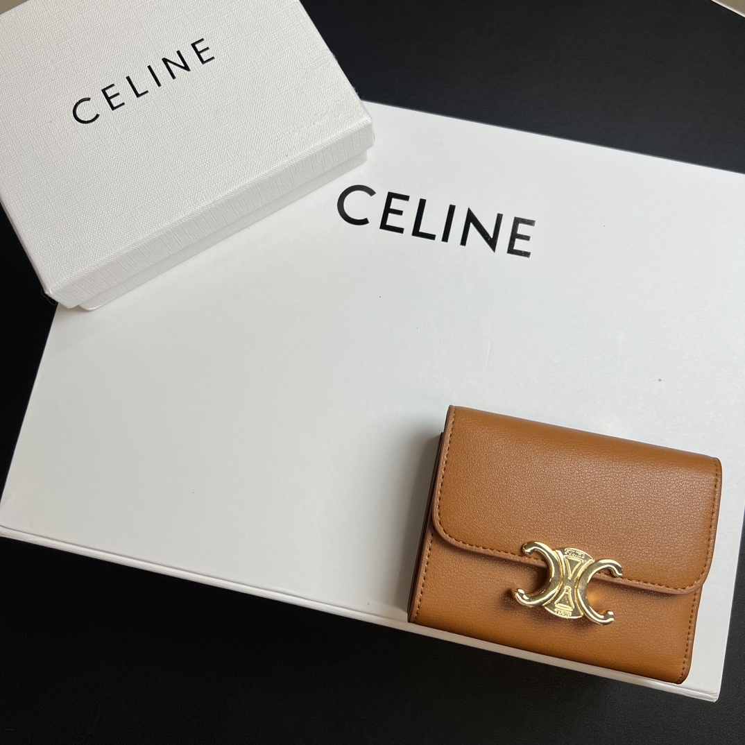 セリーヌ「Celine」スモール フラップウォレット トリオンフ / シャイニーカーフスキン