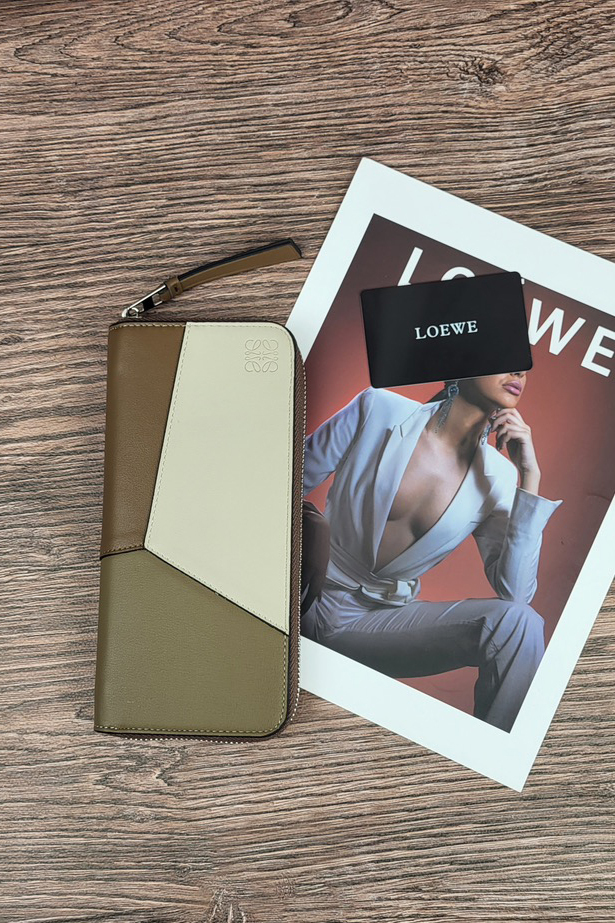 ロエベ「LOEWE」ジッパー付き財布 5色