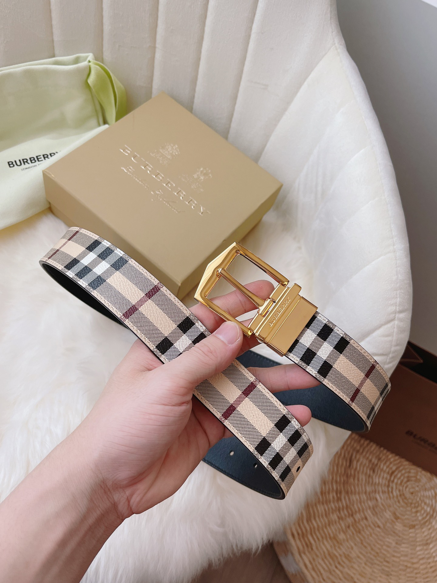 バーバリー「Burberry」ピンバックルベルト 2色