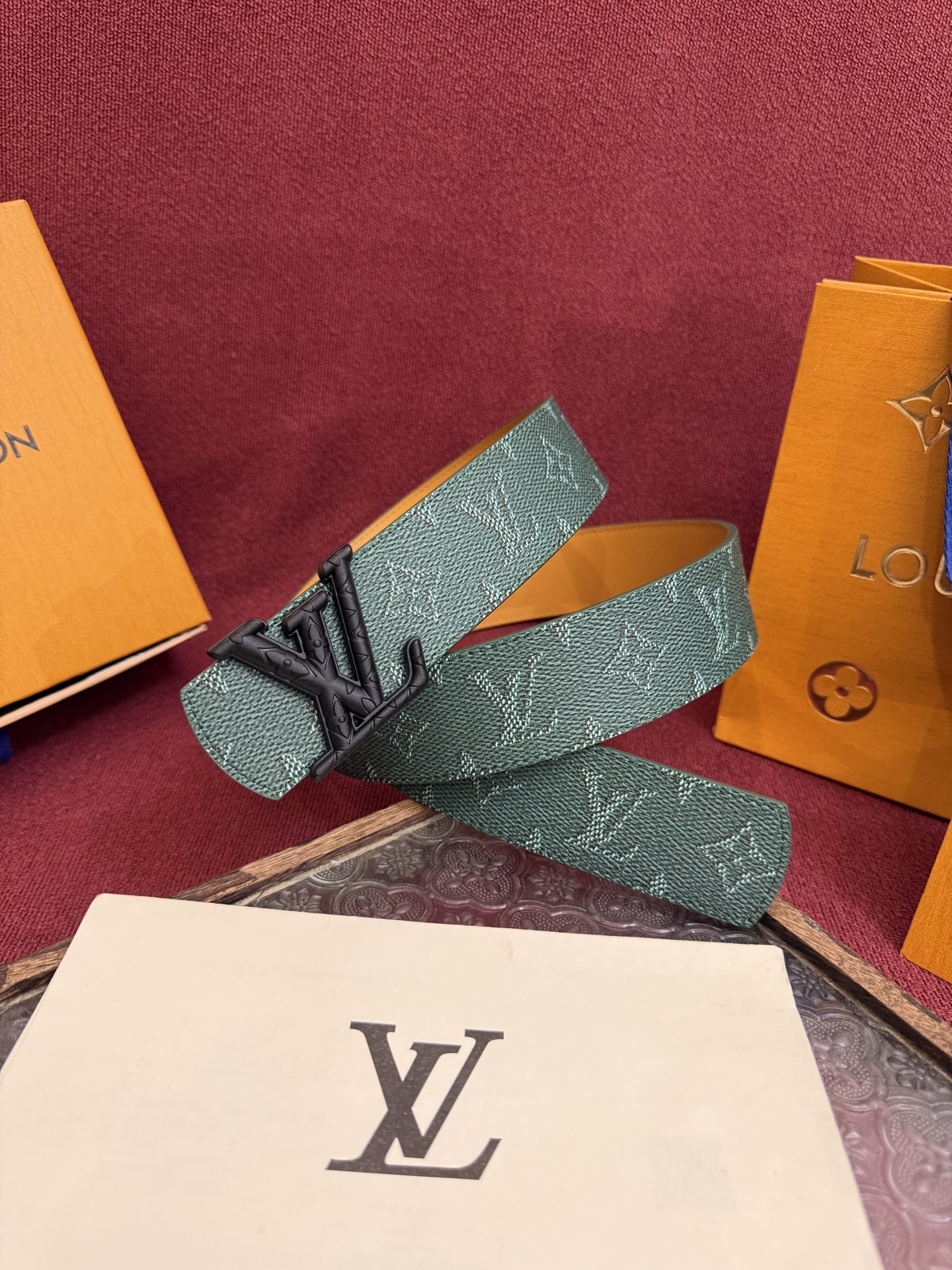 【日本未入荷】ルイヴィトン LV Dimension 両面使いベルト 40mm（全長約 100cm）