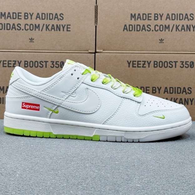 「コラボモデル」Supreme x Nike SB Dunk Low ホワイトグリーン スニーカー