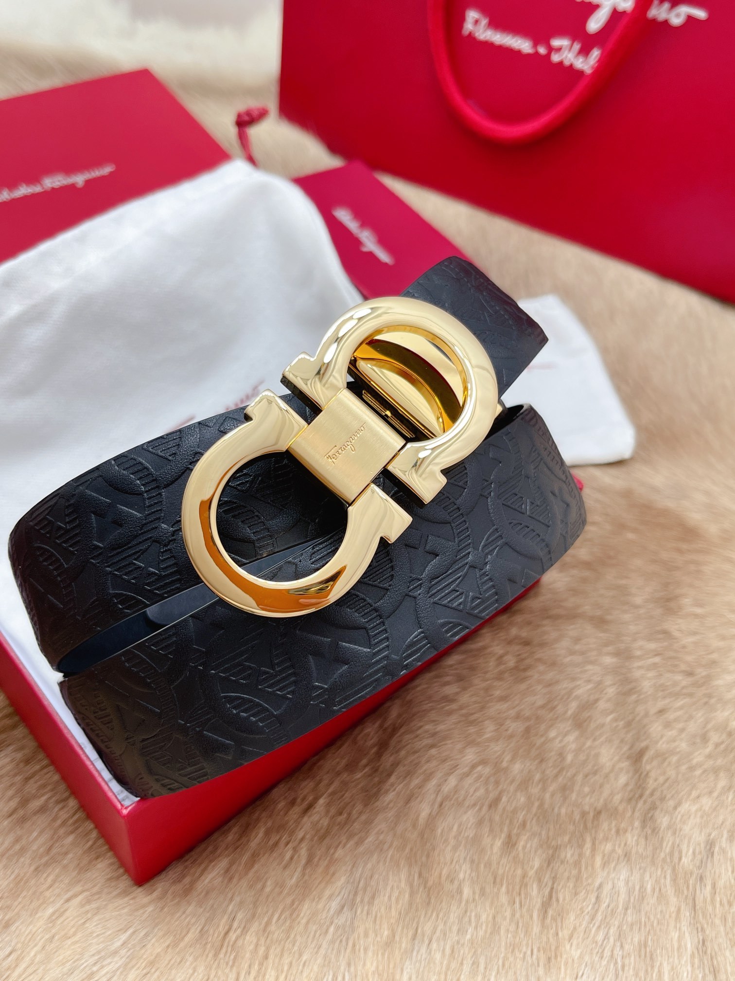 【新規倉庫入り】Salvatore Ferragamo 職人仕上げ高級ベルト「全長約 100cm」