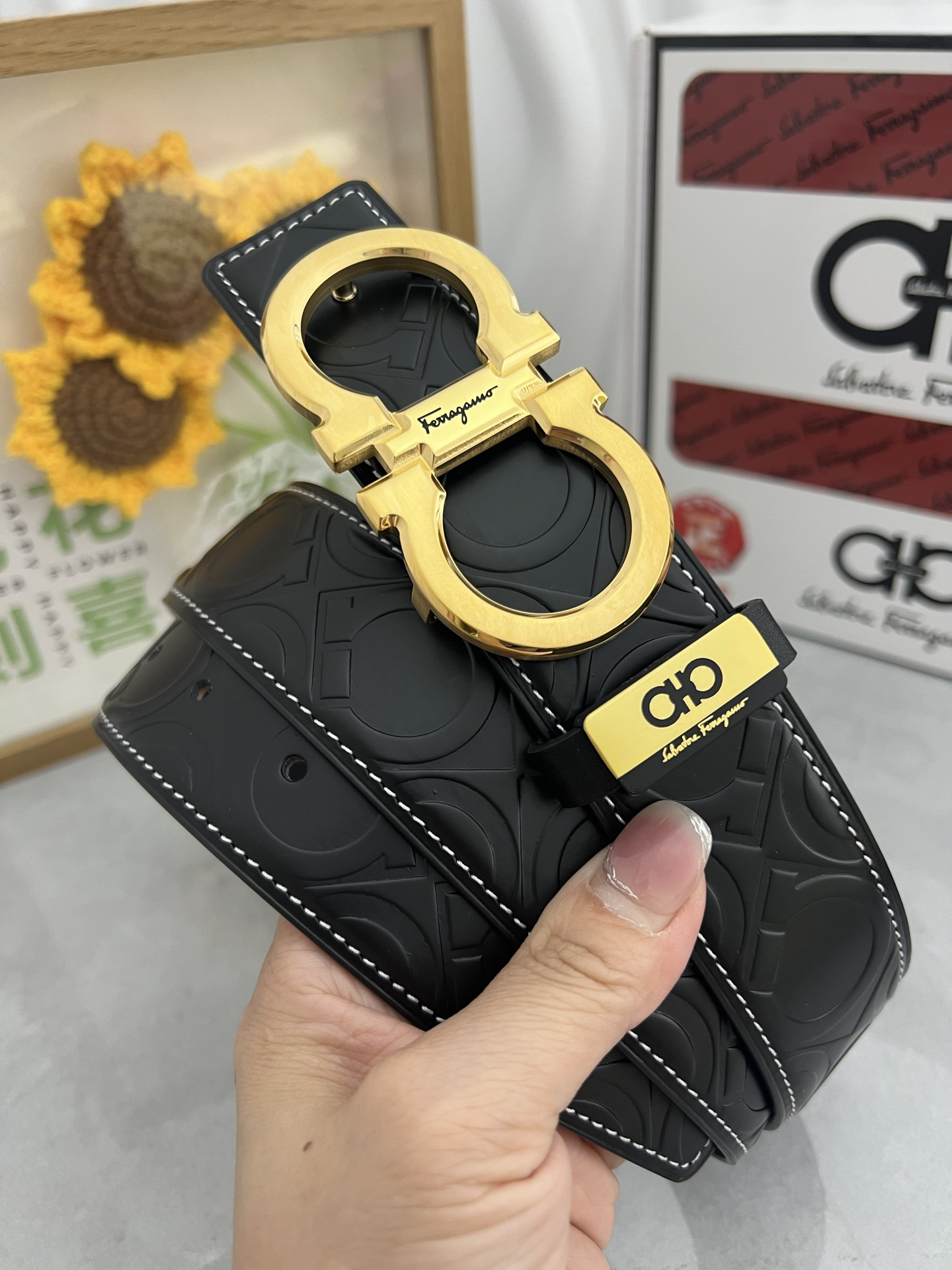 【新規倉庫入り】Salvatore Ferragamo 職人仕上げ高級ベルト「全長約 100cm」