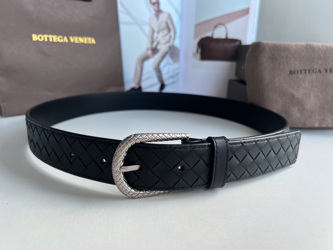 【ブランド品入庫】Bottega Veneta 上質素材ラグジュアリーベルト「全長約 100cm」