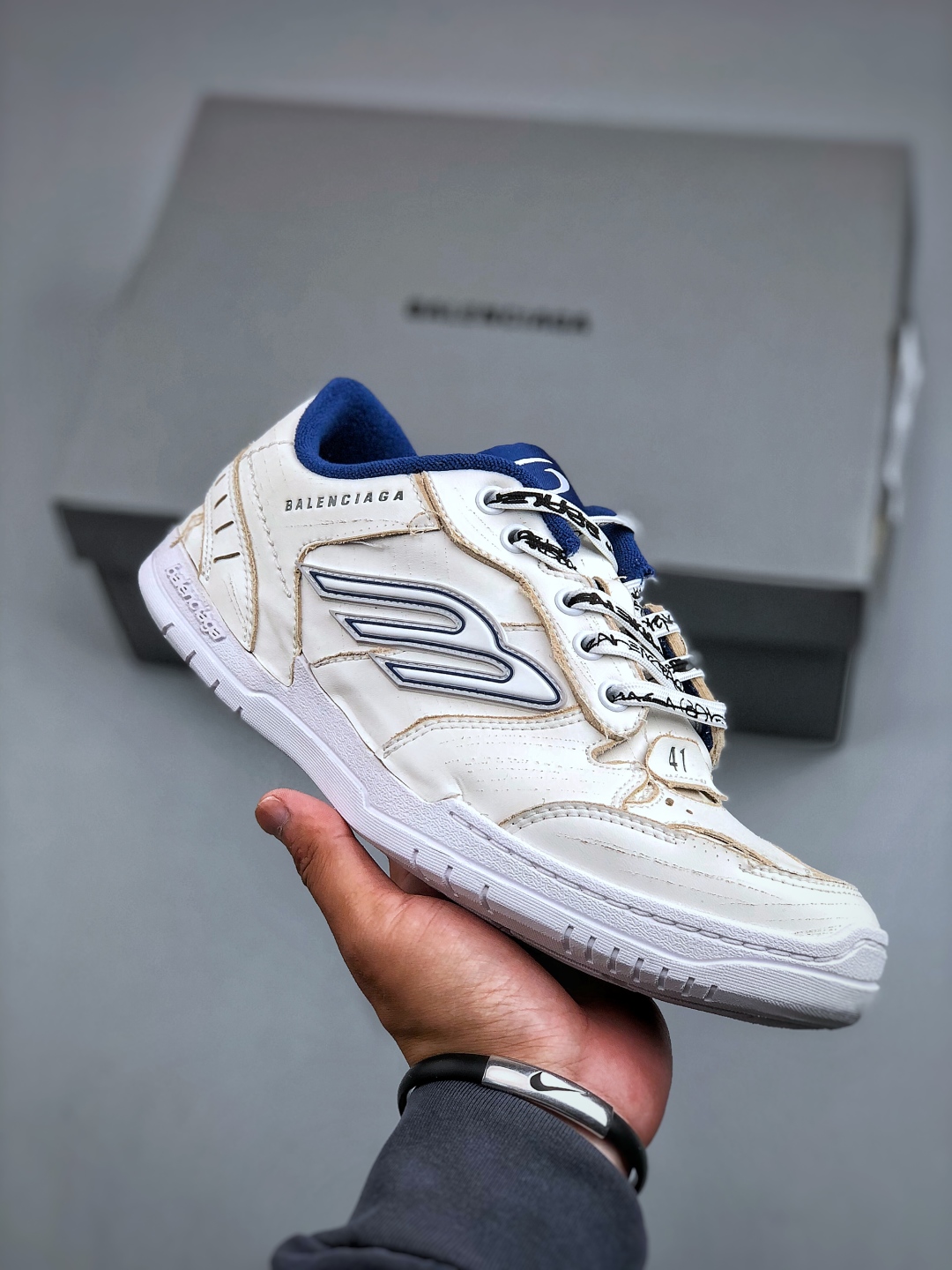 バレンシアガ［Balenciaga］Hamptons Worn-out メンズスニーカー