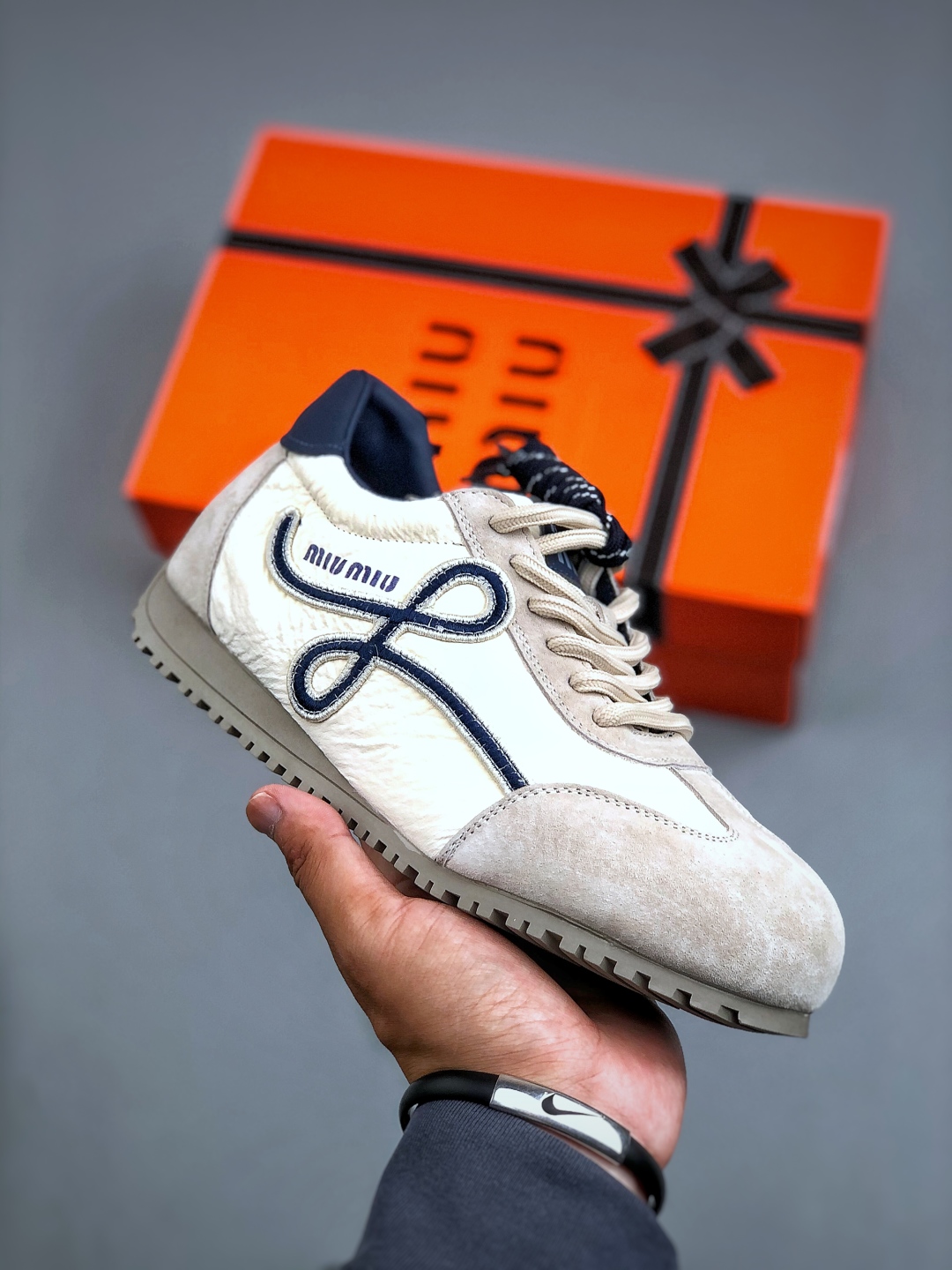 ミュウミュウ「Miu Miu」Prelude シリーズ ― ヴィンテージ×インダストリアル スタイル 多色ブレンドモデル