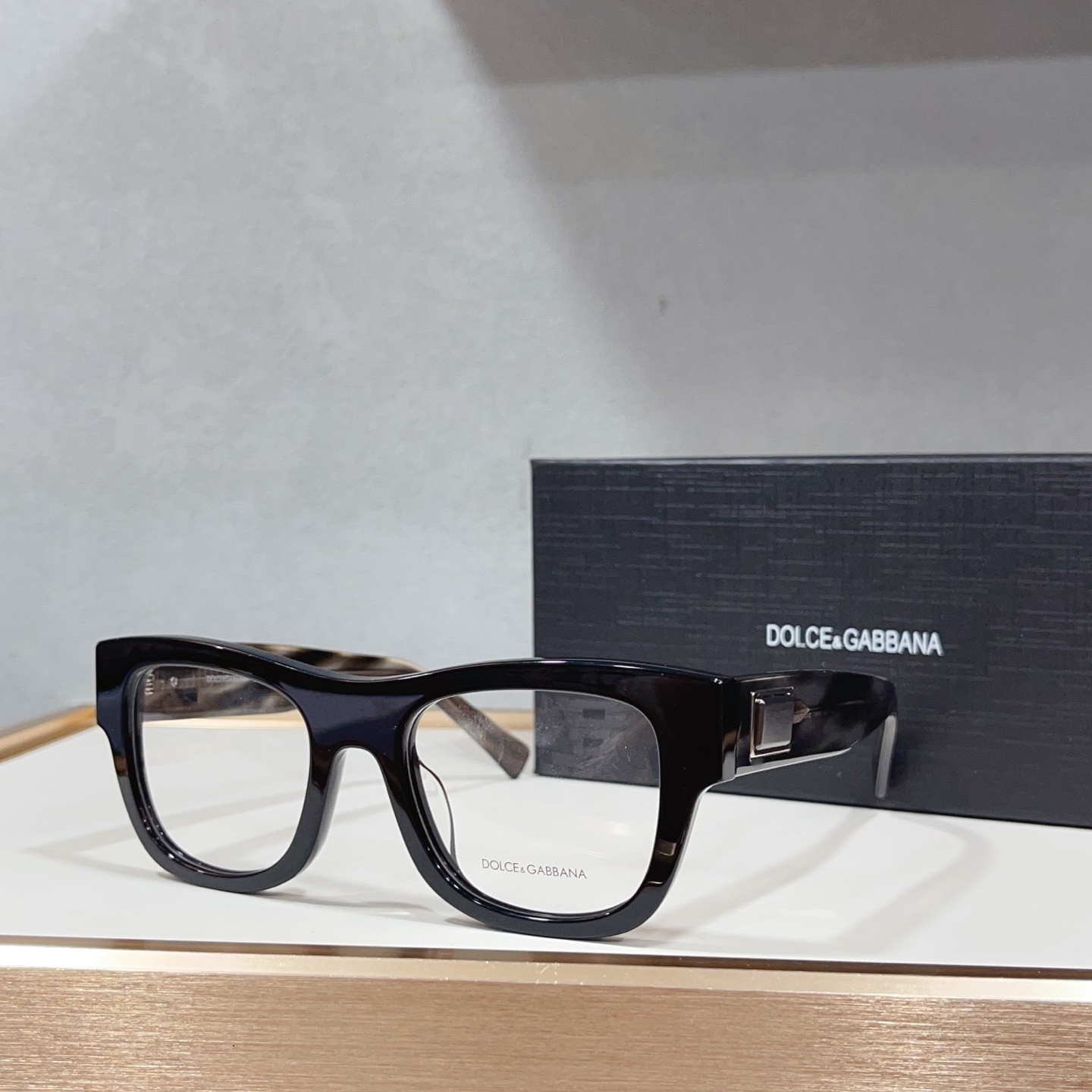 【希少入荷】D&G ドルチェアンドガッバーナ トレンドサングラス「カジュアル通勤用」