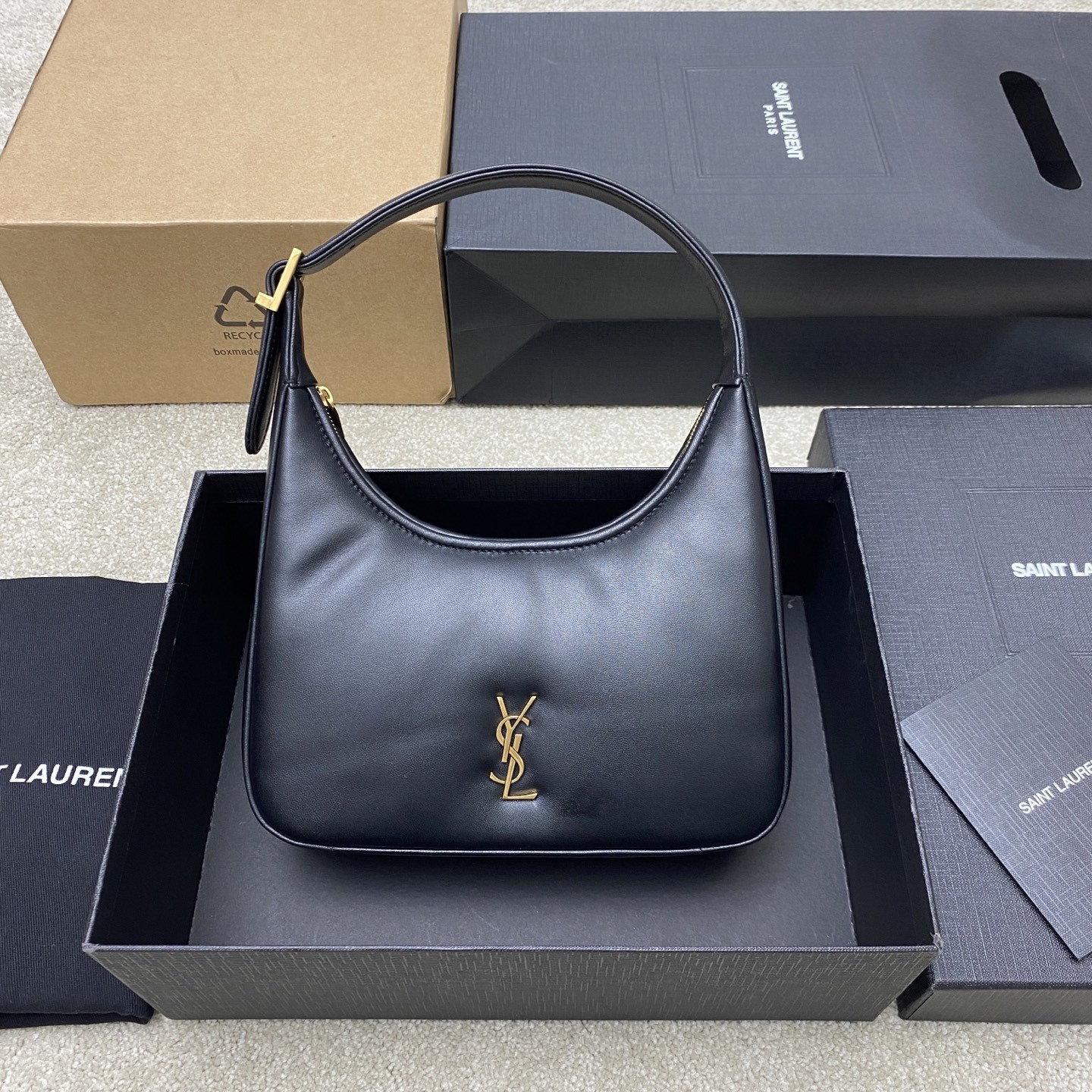 サンローラン「Saint Laurent」CALYO ミニ エンボス加工 ラムレザー ホボバッグ 20×12×5cm