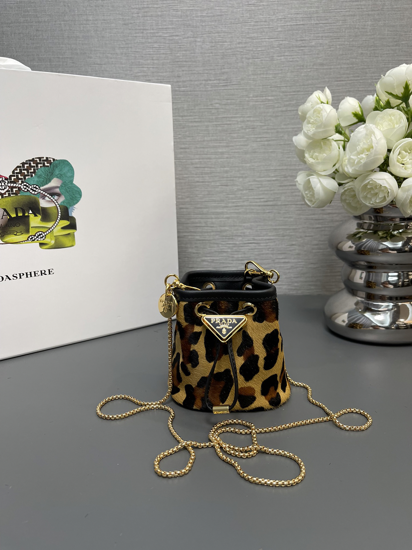 プラダ「Prada」レオパードプリント ボトルバッグ  ミニバッグ