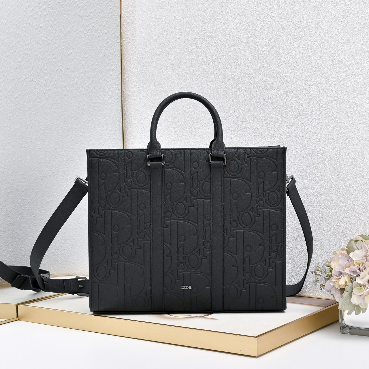 ディオール「Dior」East-West ミディアム ブラック Gravity レザー ハンドバッグ