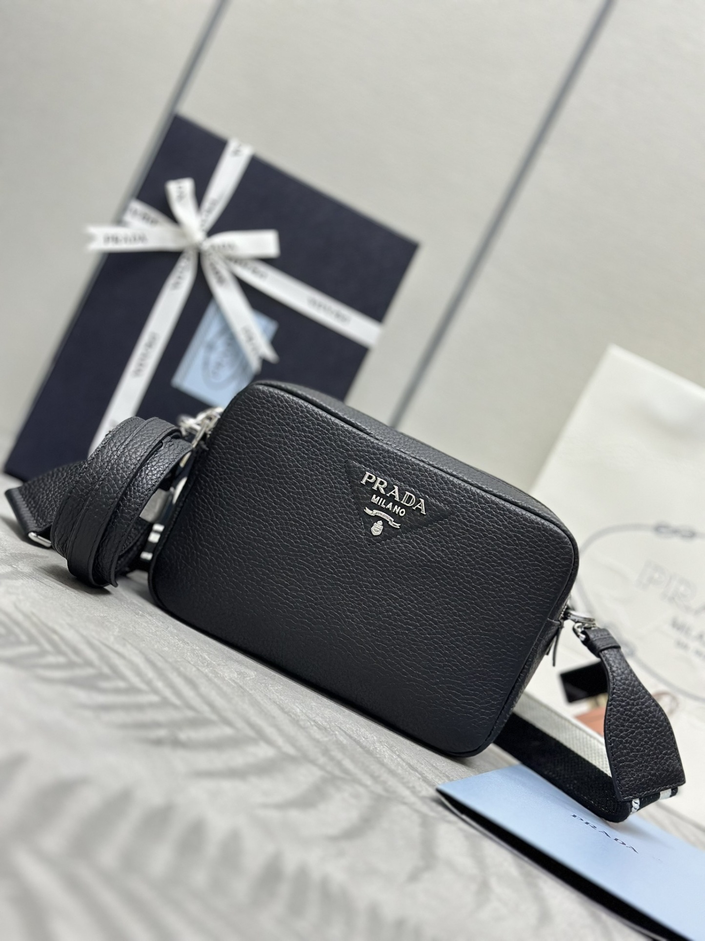 プラダ「Prada」ディアスキン デュアルストラップバッグ