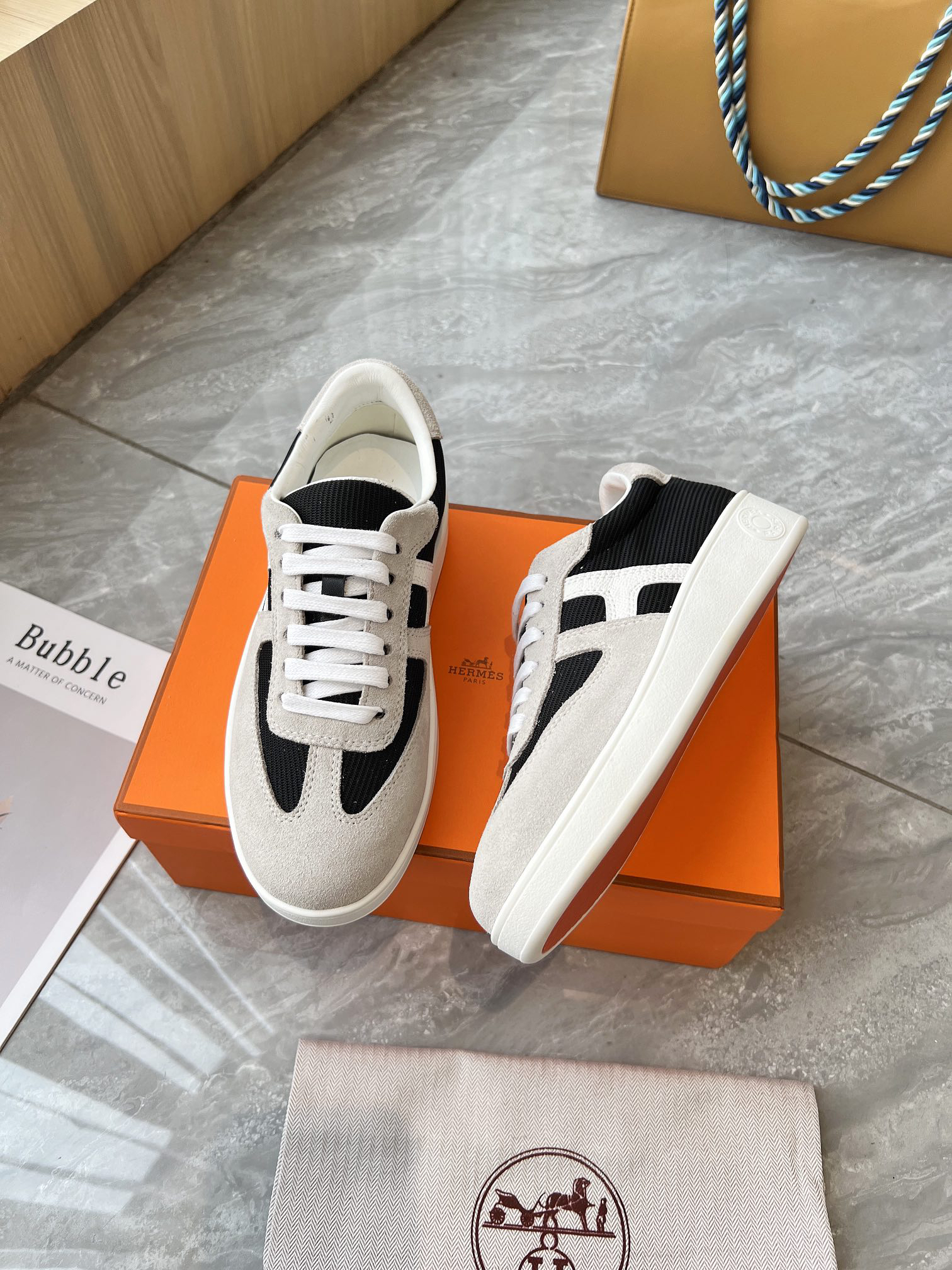 エルメス［Hermès］フラットソール メッシュスニーカー