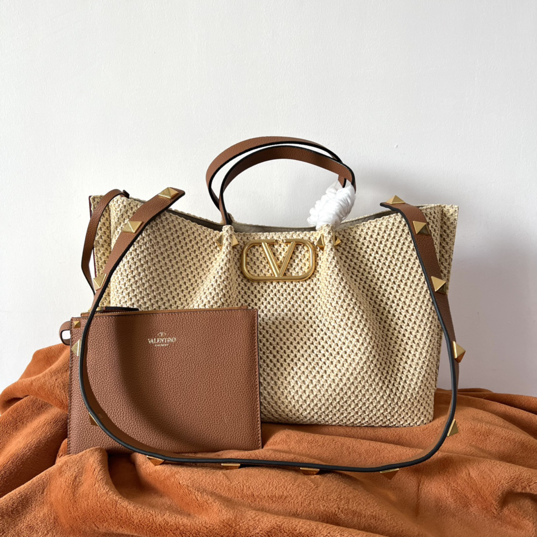 ヴァレンティノ「Valentino」ラフィア編みレザーハンドルトートバッグ