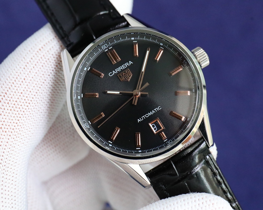 タグ・ホイヤー「TAG Heuer」 カレラ クロノグラフ カレンダー メンズウォッチ40MM