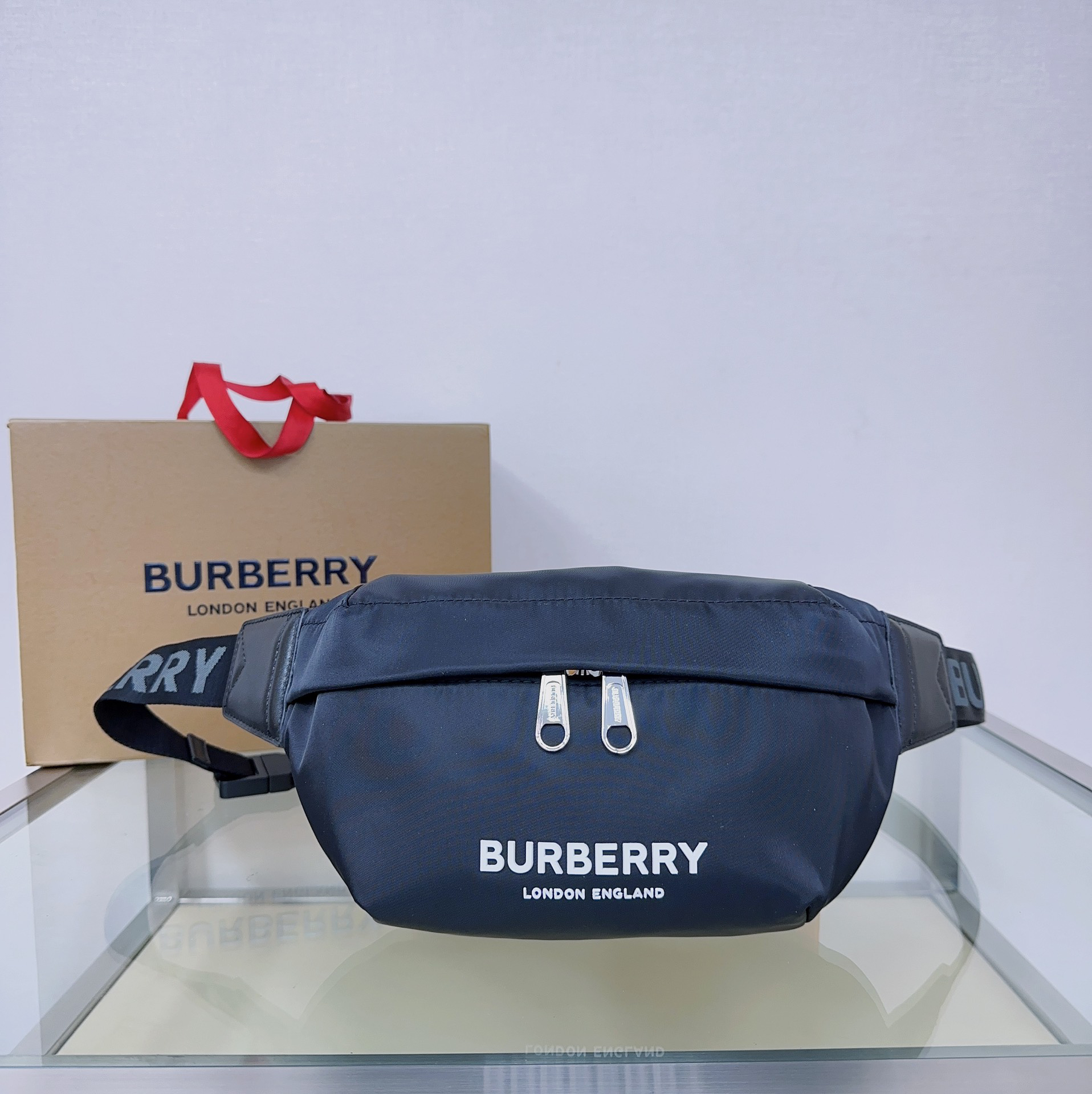 バーバリー「Burberry」ストリート 黑ウエストバッグ